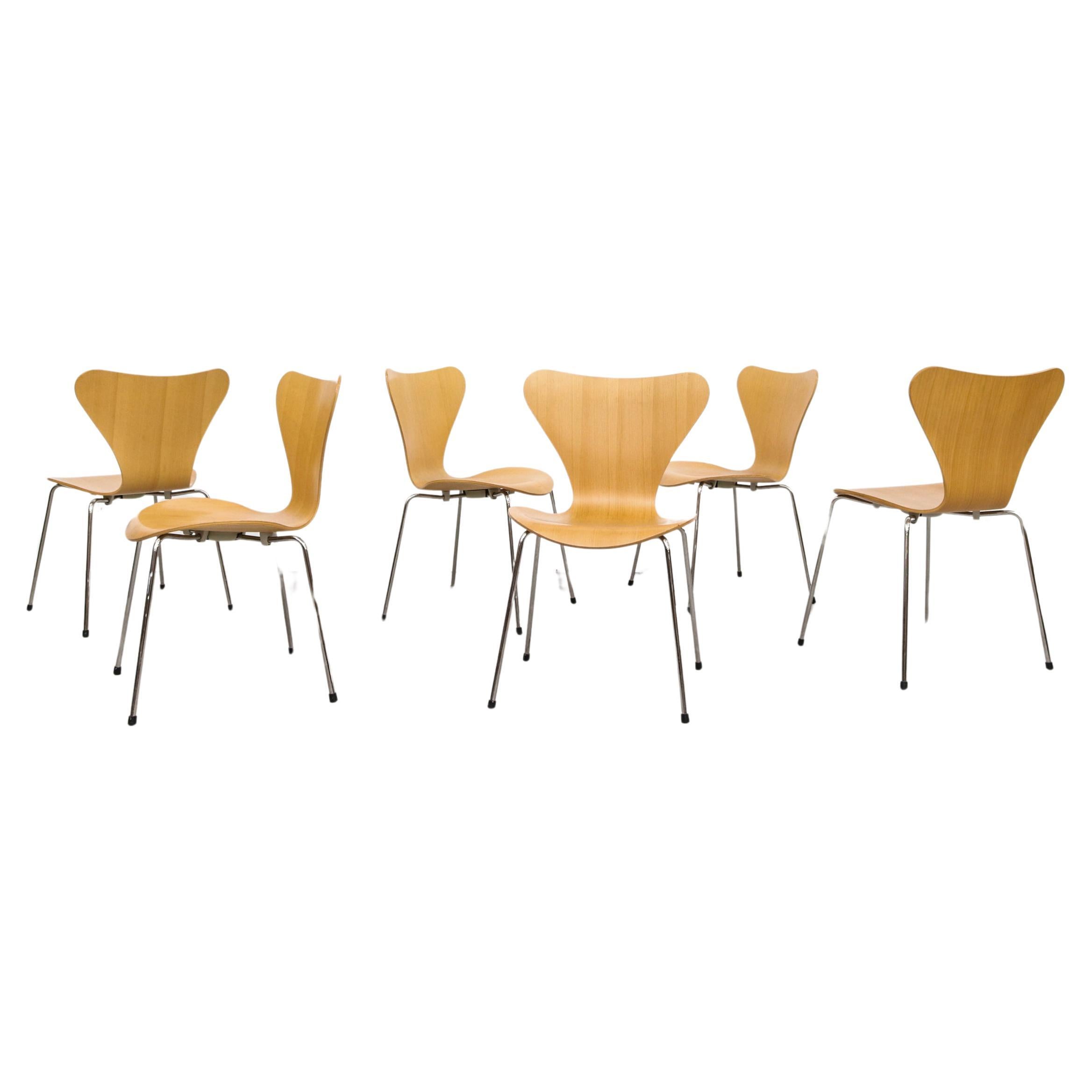 Arne Jacobsen "Series 7" Stackable Chairs for Fritz Hansen