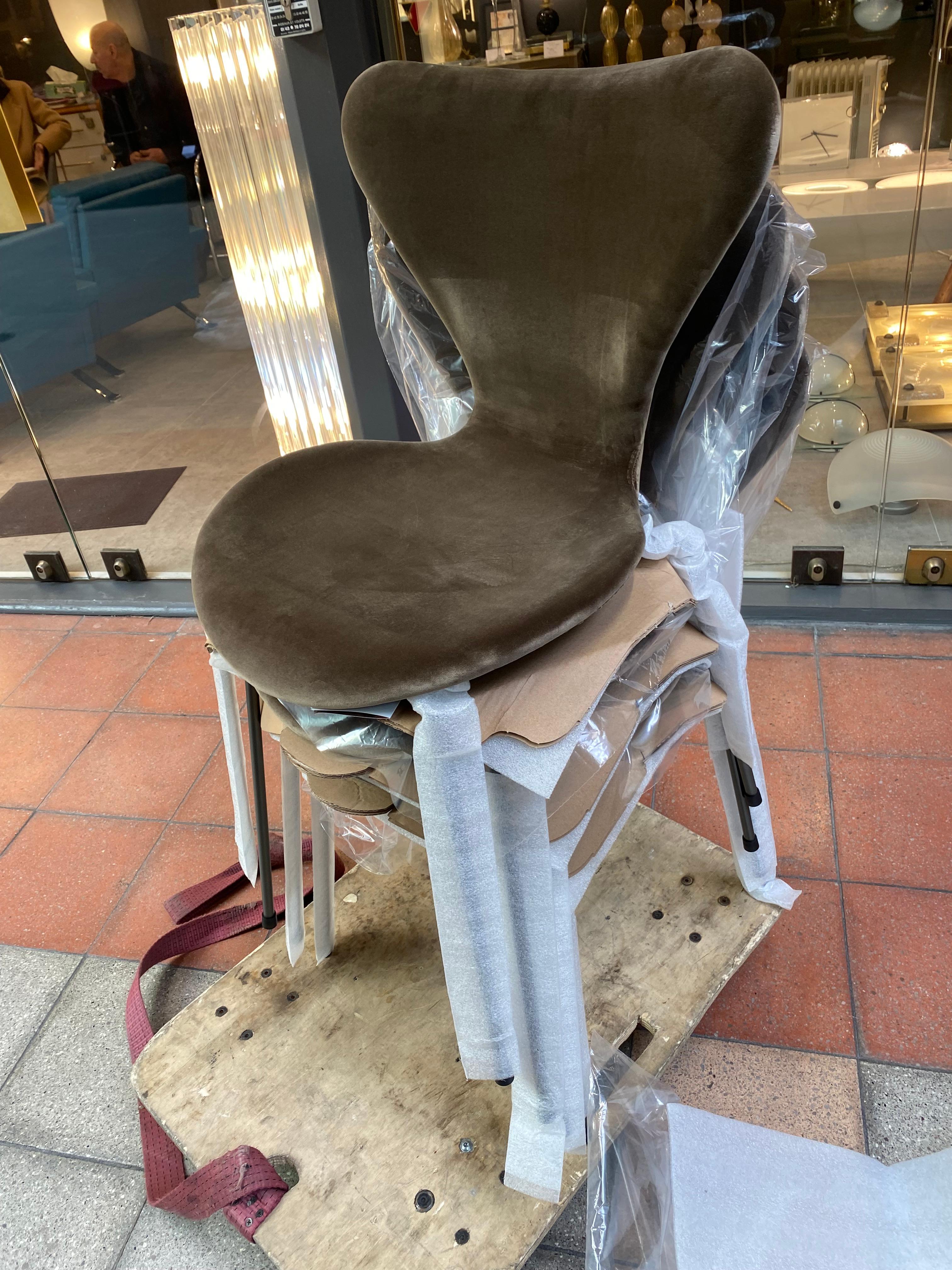 Autre Arne Jacobsen - Série de 4 chaises Series 7 en vente
