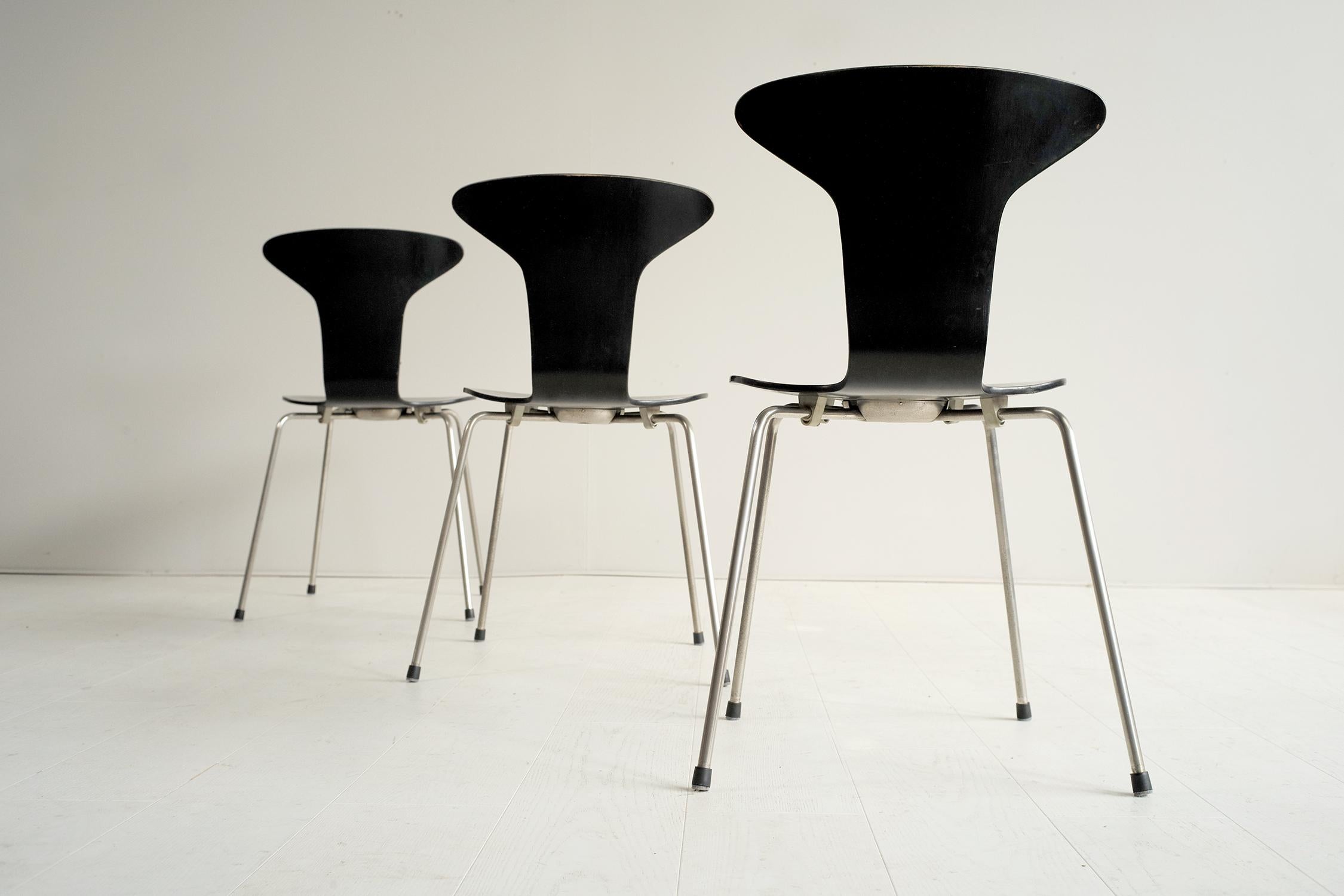 Metal Arne Jacobsen, Set of 3 Chairs 