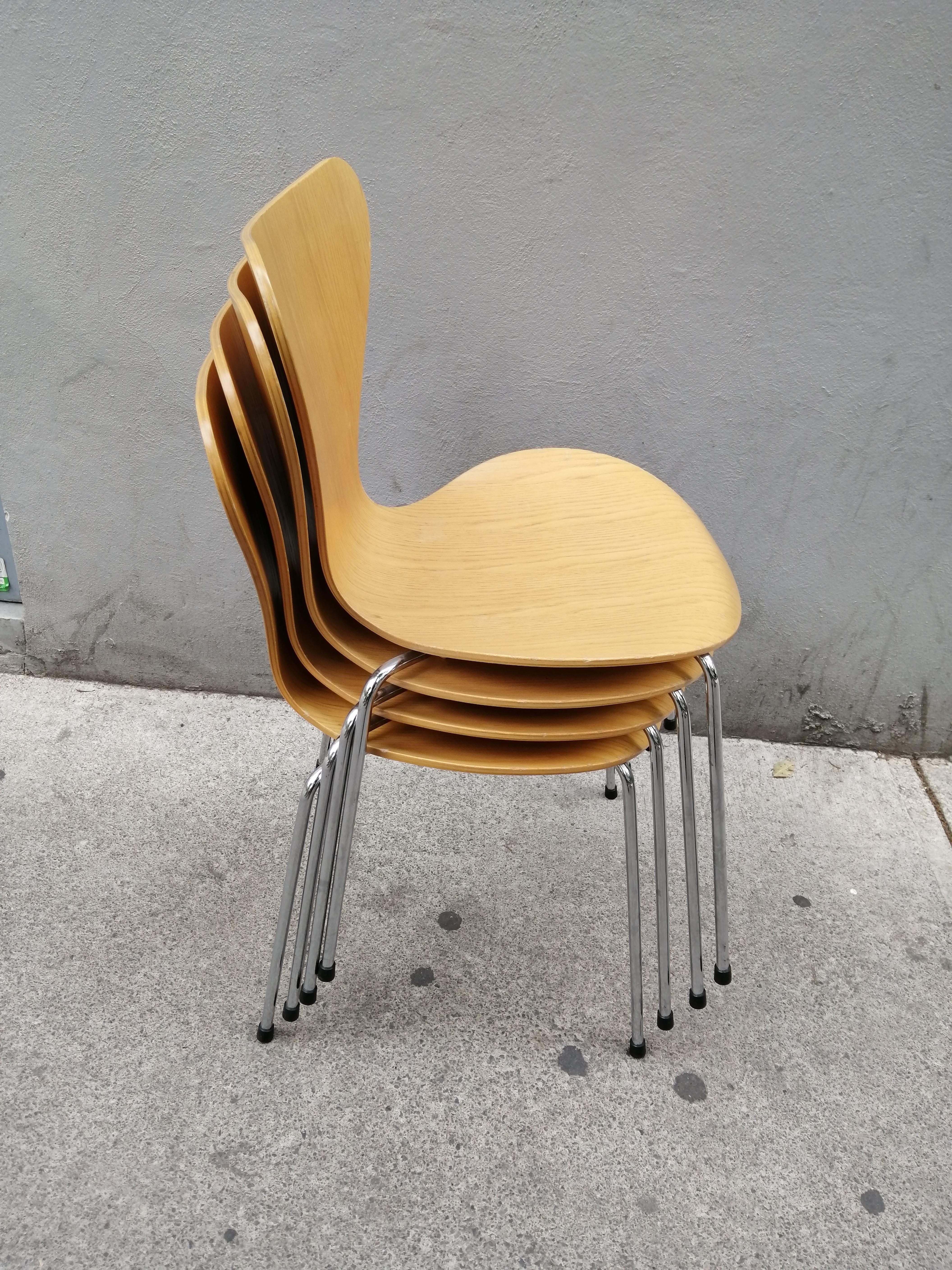 Arne Jacobsen Set of 4 Model 3107 Chairs For Sale 1