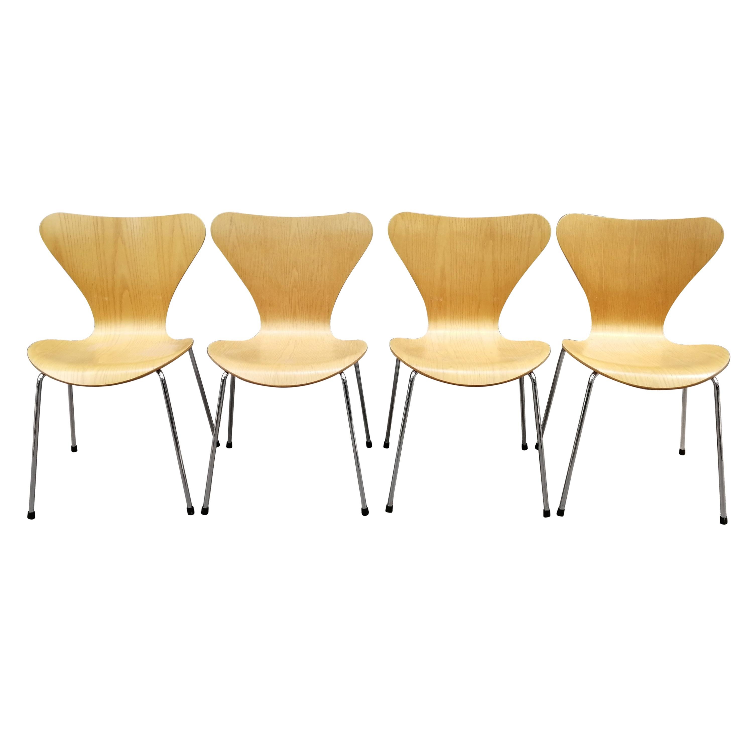 Arne Jacobsen Set of 4 Model 3107 Chairs