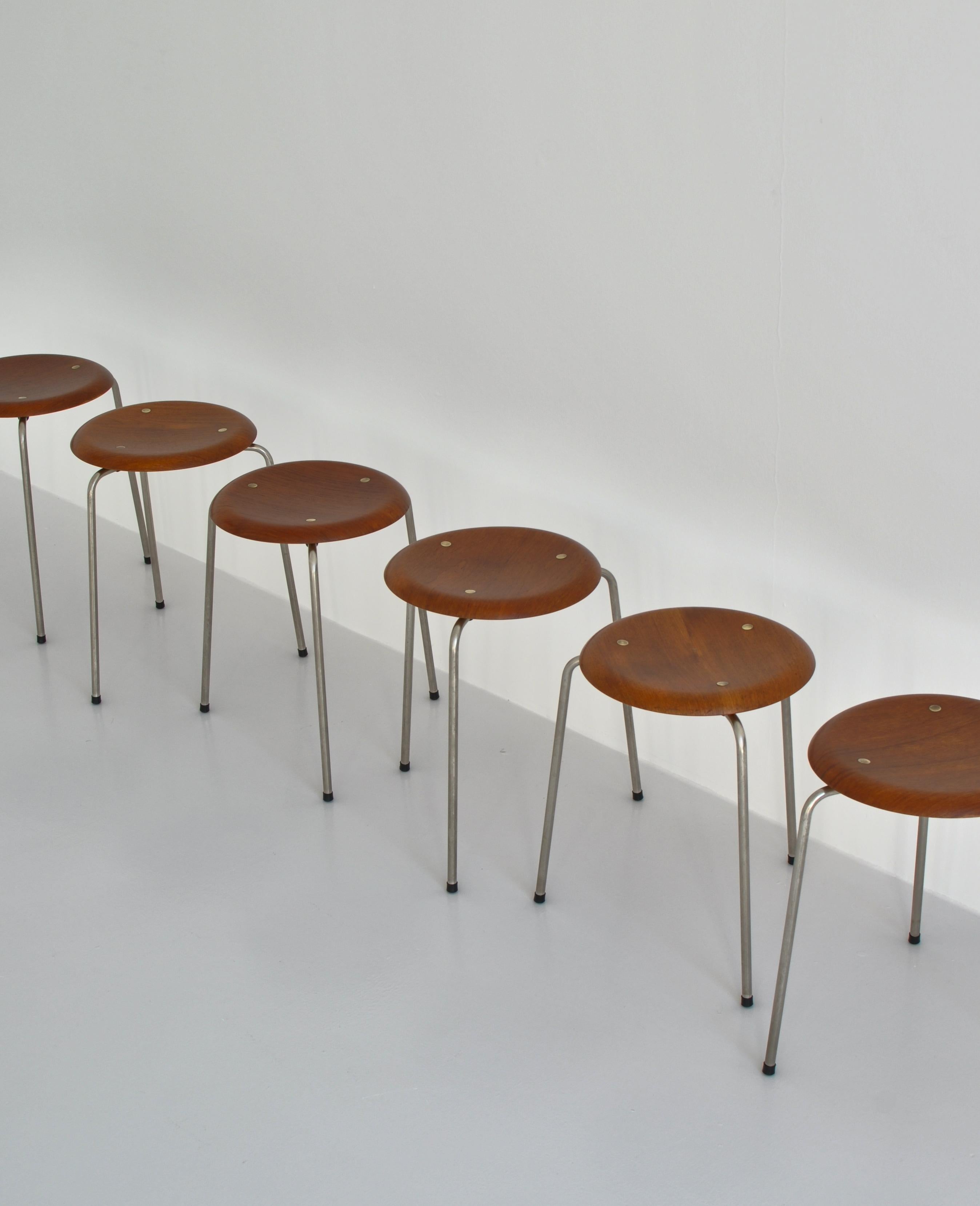 Scandinavian Modern Arne Jacobsen Set of 6 Stools Model 