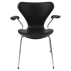 Arne Jacobsen Seven Armchair, 3207, Newly Upholstered with Black Classic Leather