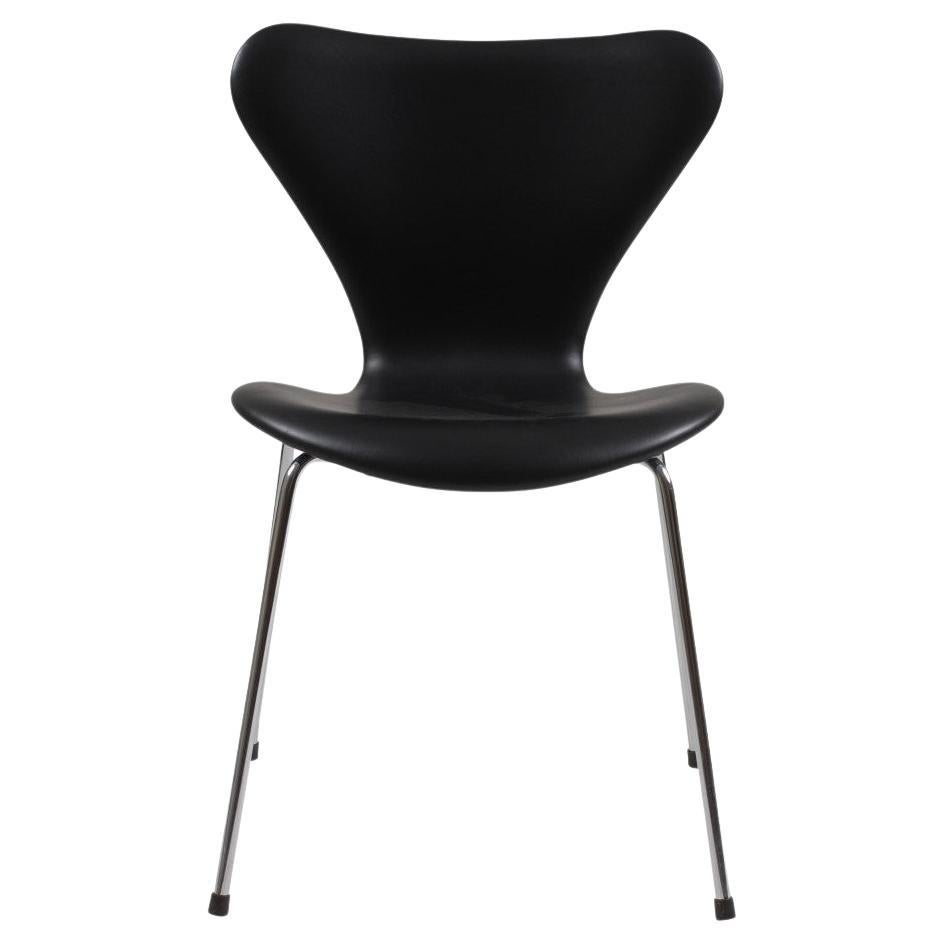 Arne Jacobsen Seven Chair, 3107, Newly Upholstered with Black Classic Leather