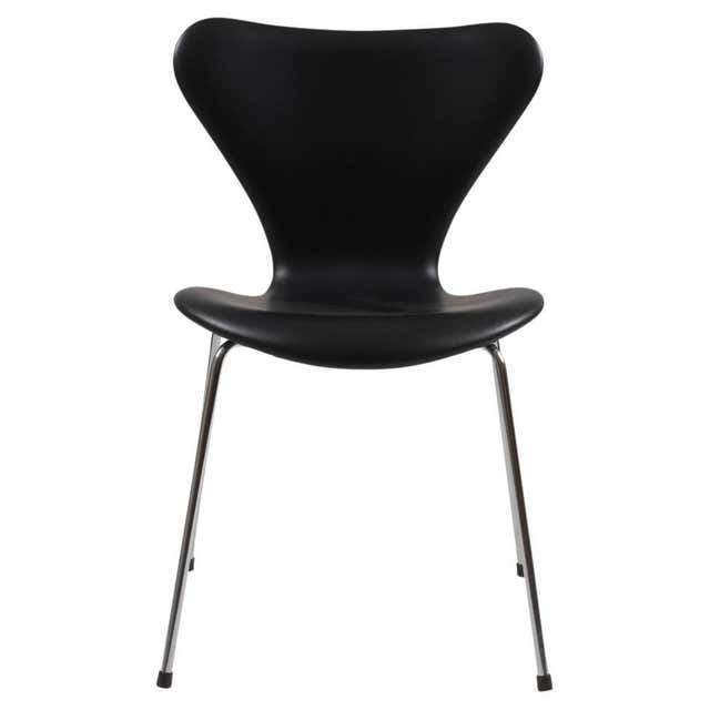 Set of 6 Seven Chairs, Model 3107, Black leather , by Arne Jacobsen For ...