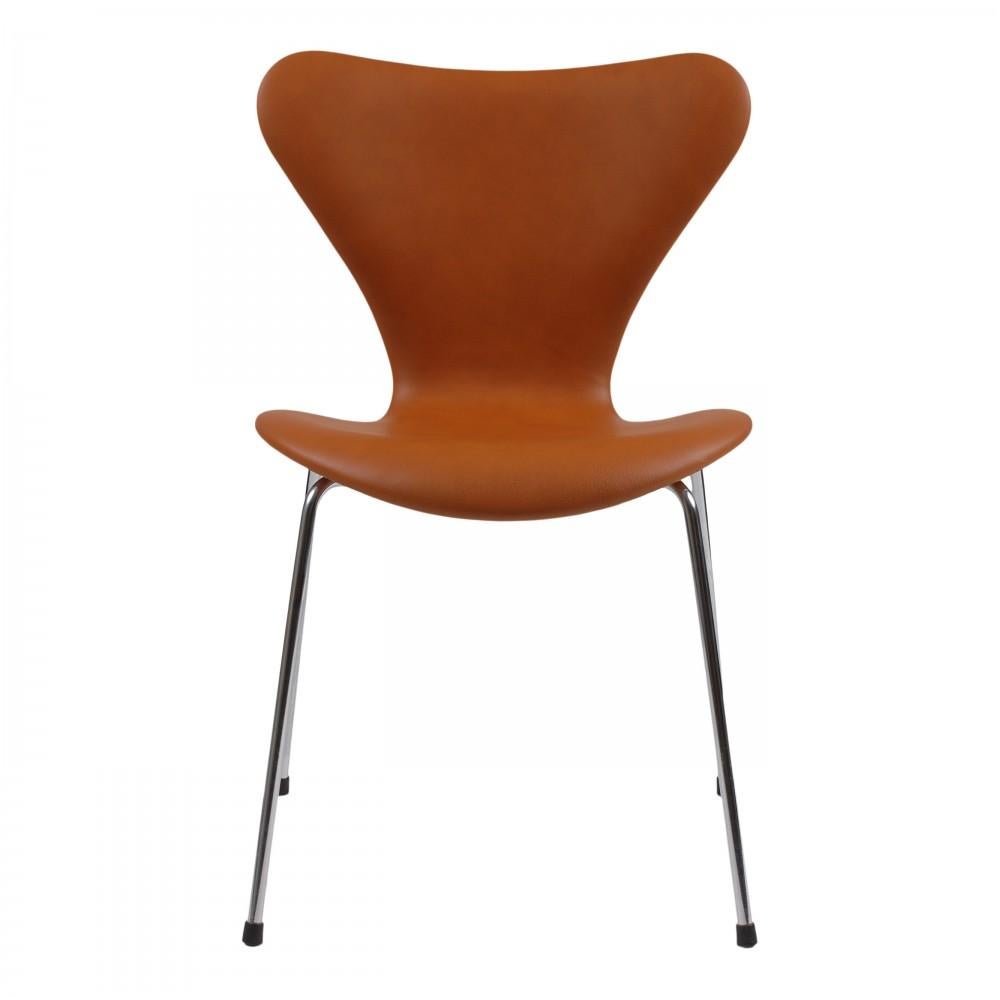 Scandinavian Modern Arne Jacobsen Seven Chair, 3107, Newly Upholstered with Cognac Classic Leather For Sale