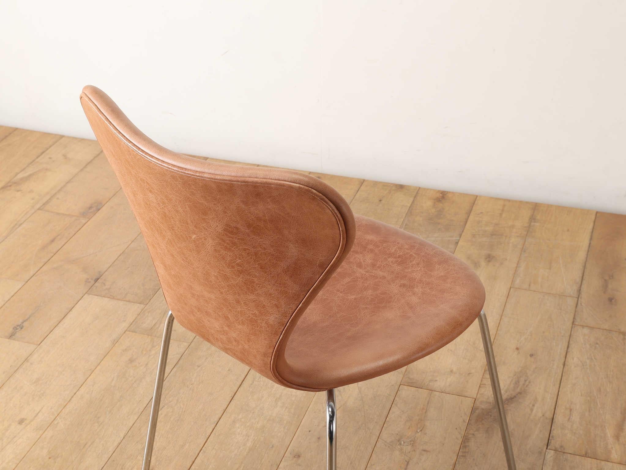 Arne Jacobsen Sieben Stuhl aus Leder FH3107 im Angebot 9