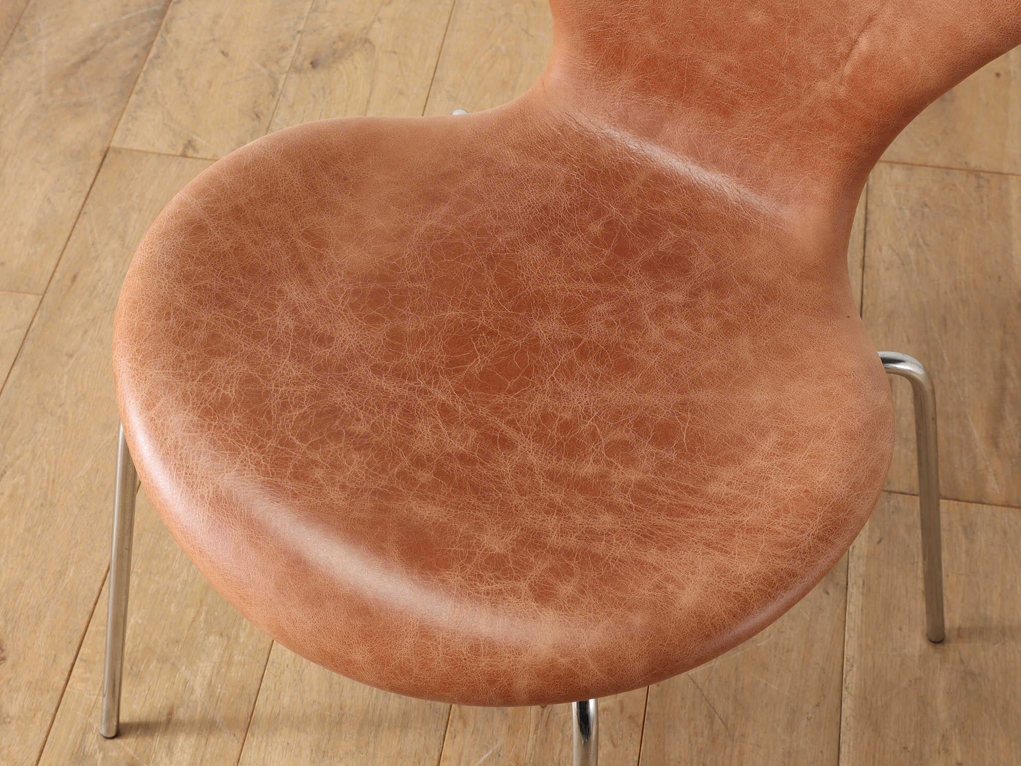 Arne Jacobsen Sieben Stuhl aus Leder FH3107 im Angebot 1