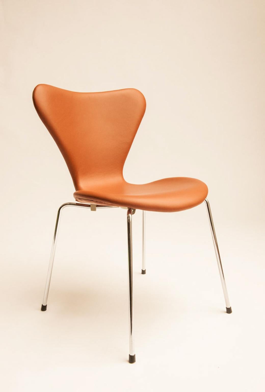 Danish Arne Jacobsen Seven Dining Chairs Model 3107, Set of Six