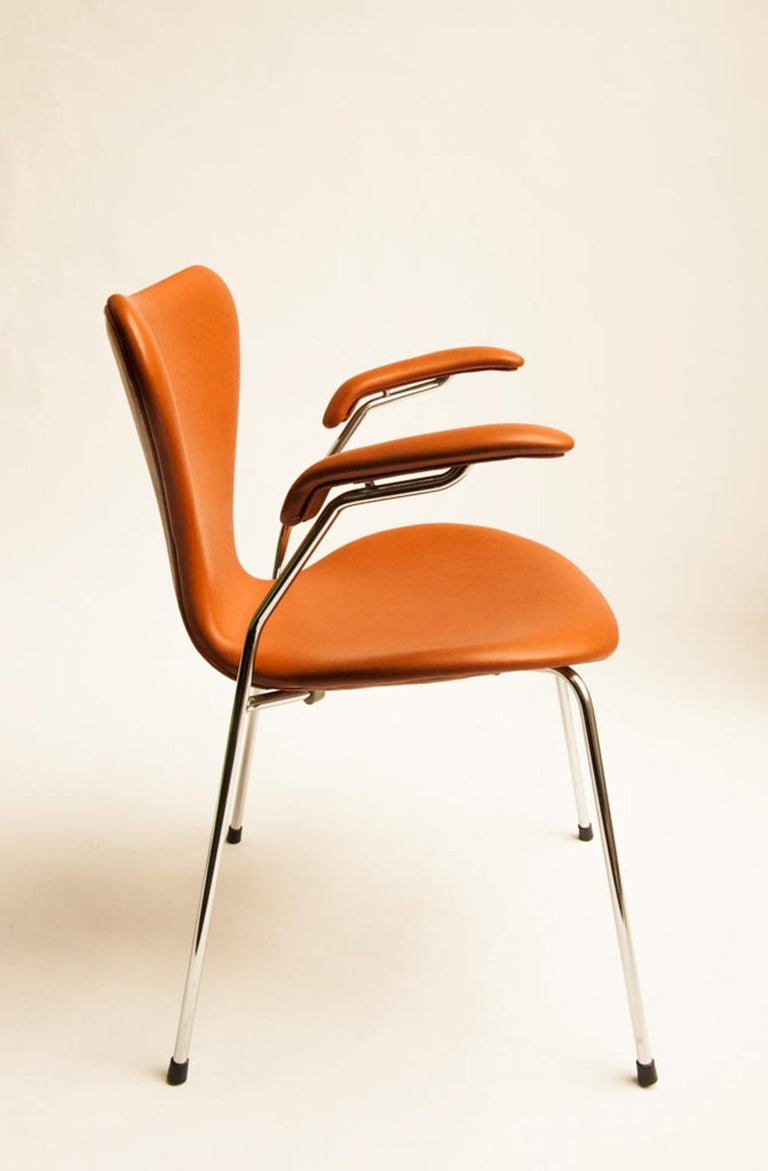 Arne Jacobsen Seven Dining Chairs Model 3207, Set of Six ...