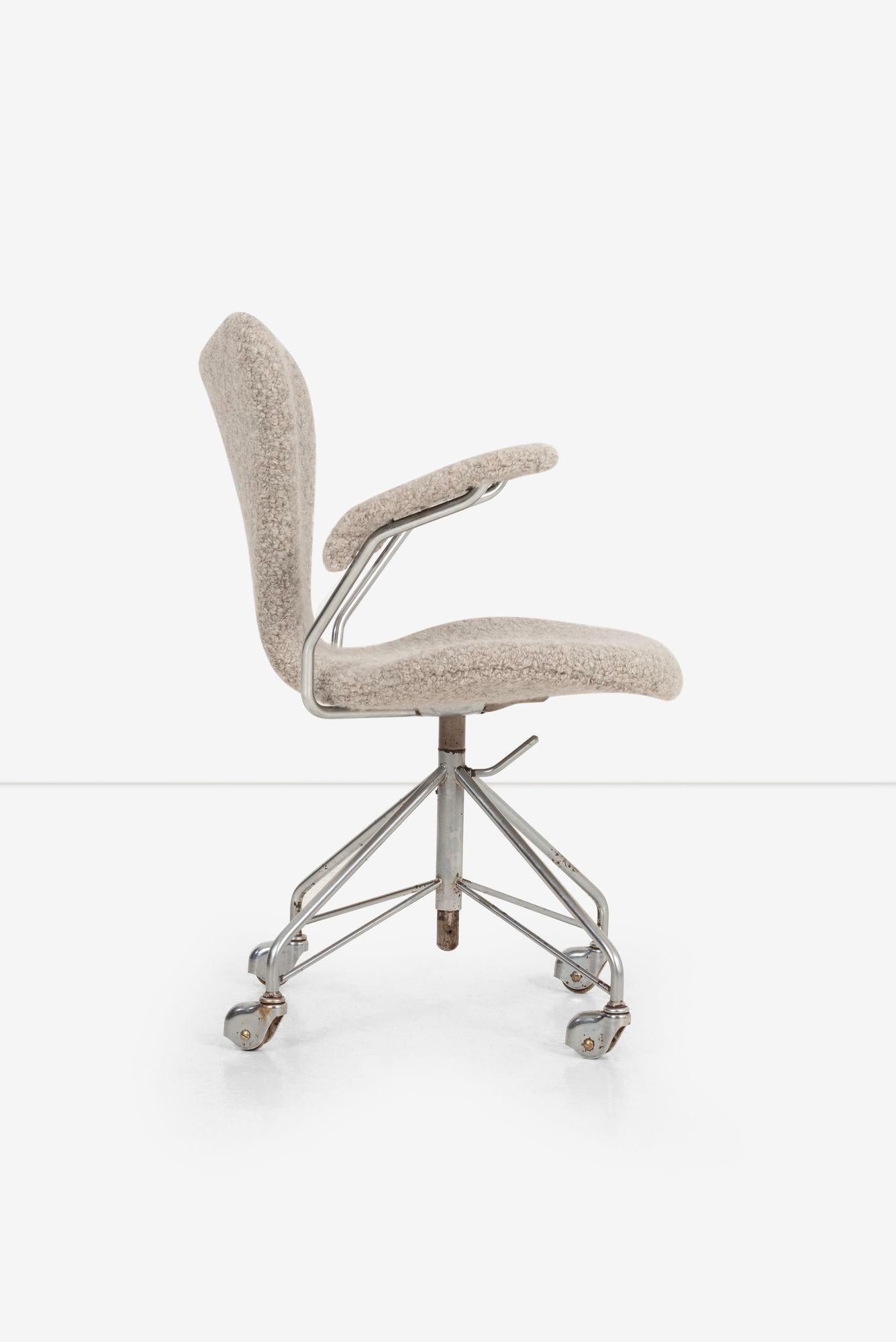 Arne Jacobsen Siebener-Schreibtischstuhl, Modell 3117 (Metall) im Angebot