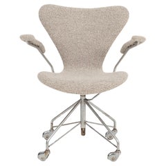 Retro Arne Jacobsen Sevener Desk Chair, model 3117