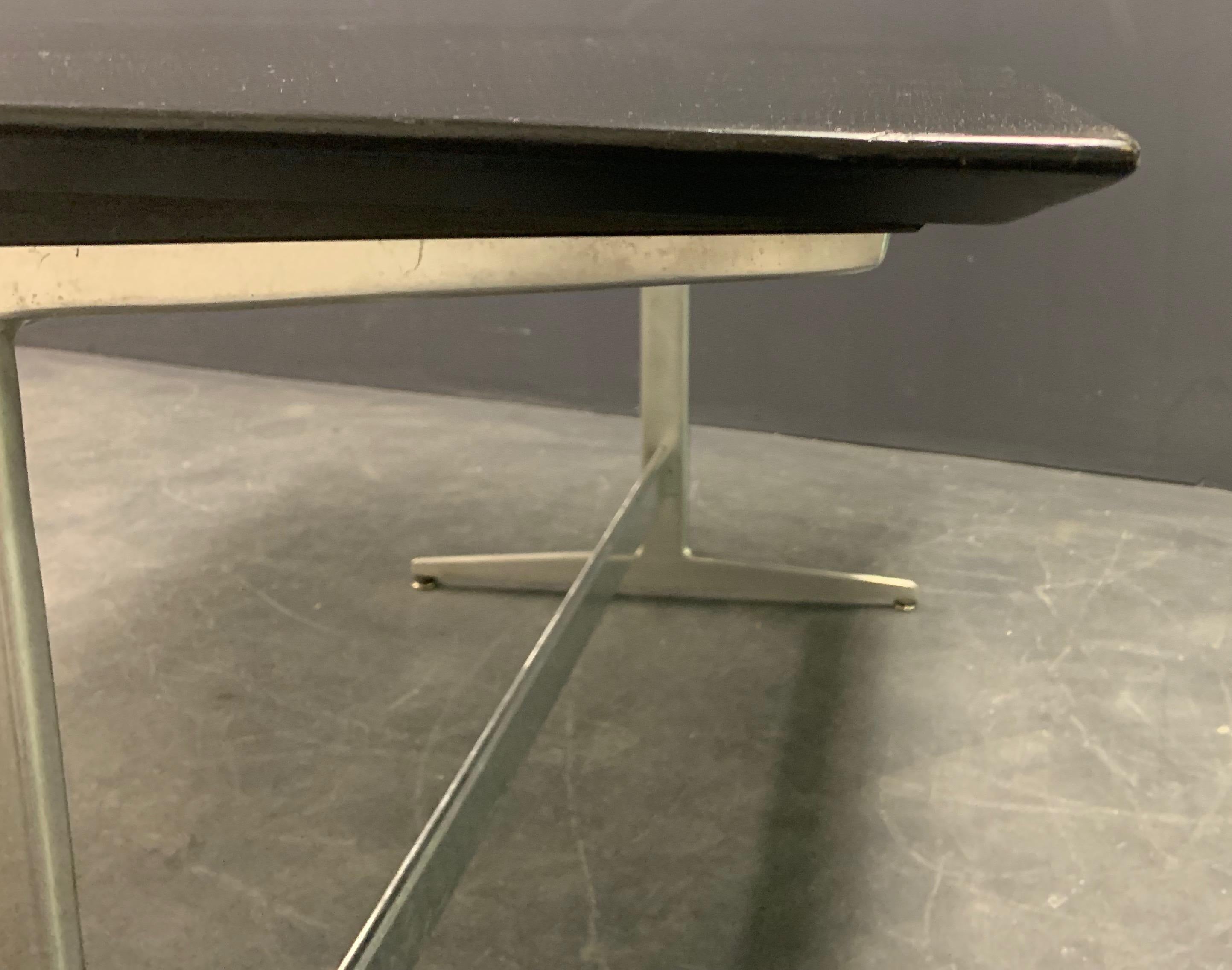Arne Jacobsen Shaker Desk or Table  In Good Condition In Munich, DE