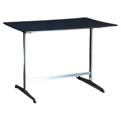 Used Arne Jacobsen "Shaker table"