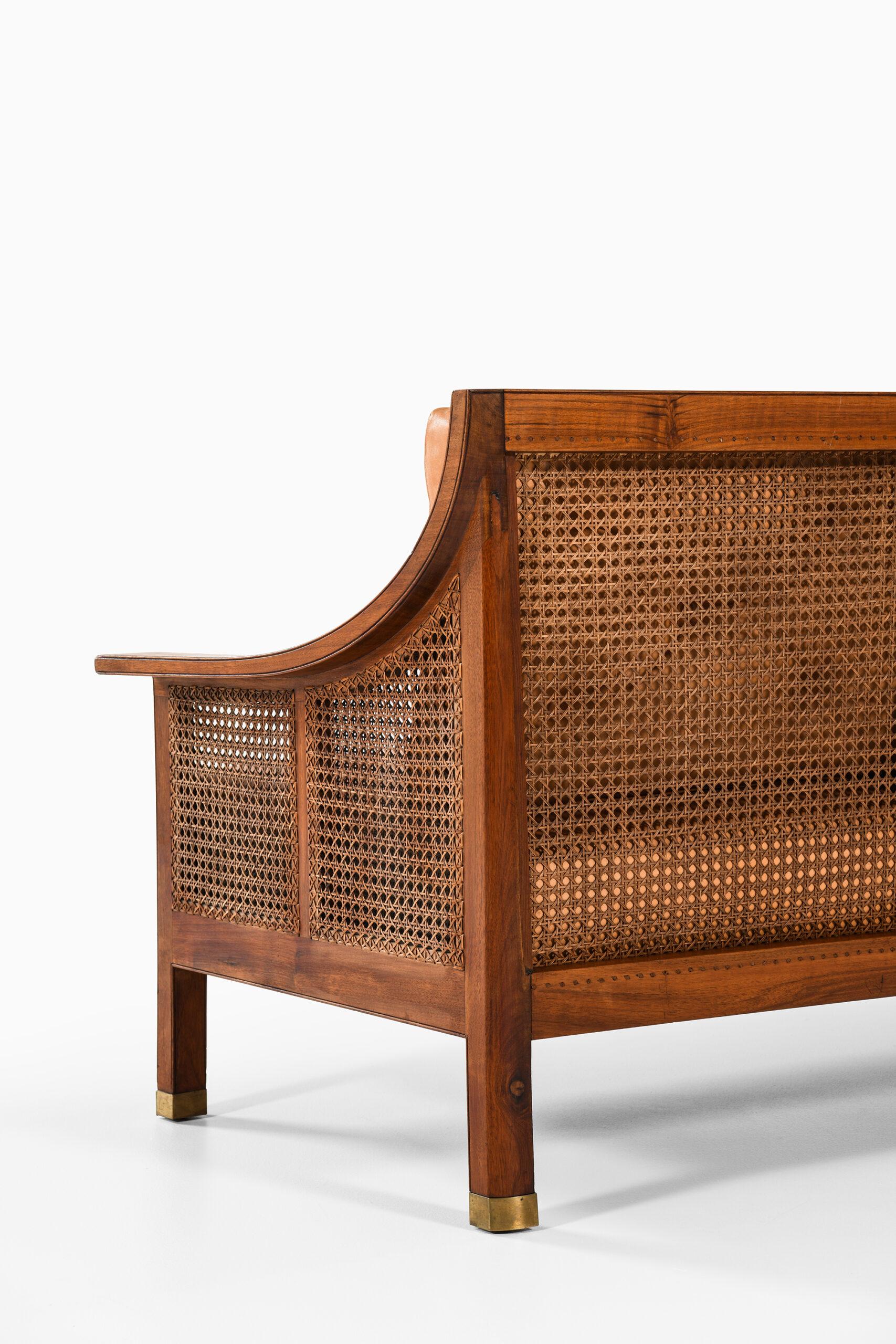 Canapé Arne Jacobsen fabriqué par l'ébéniste Otto Meyers au Danemark en vente 12