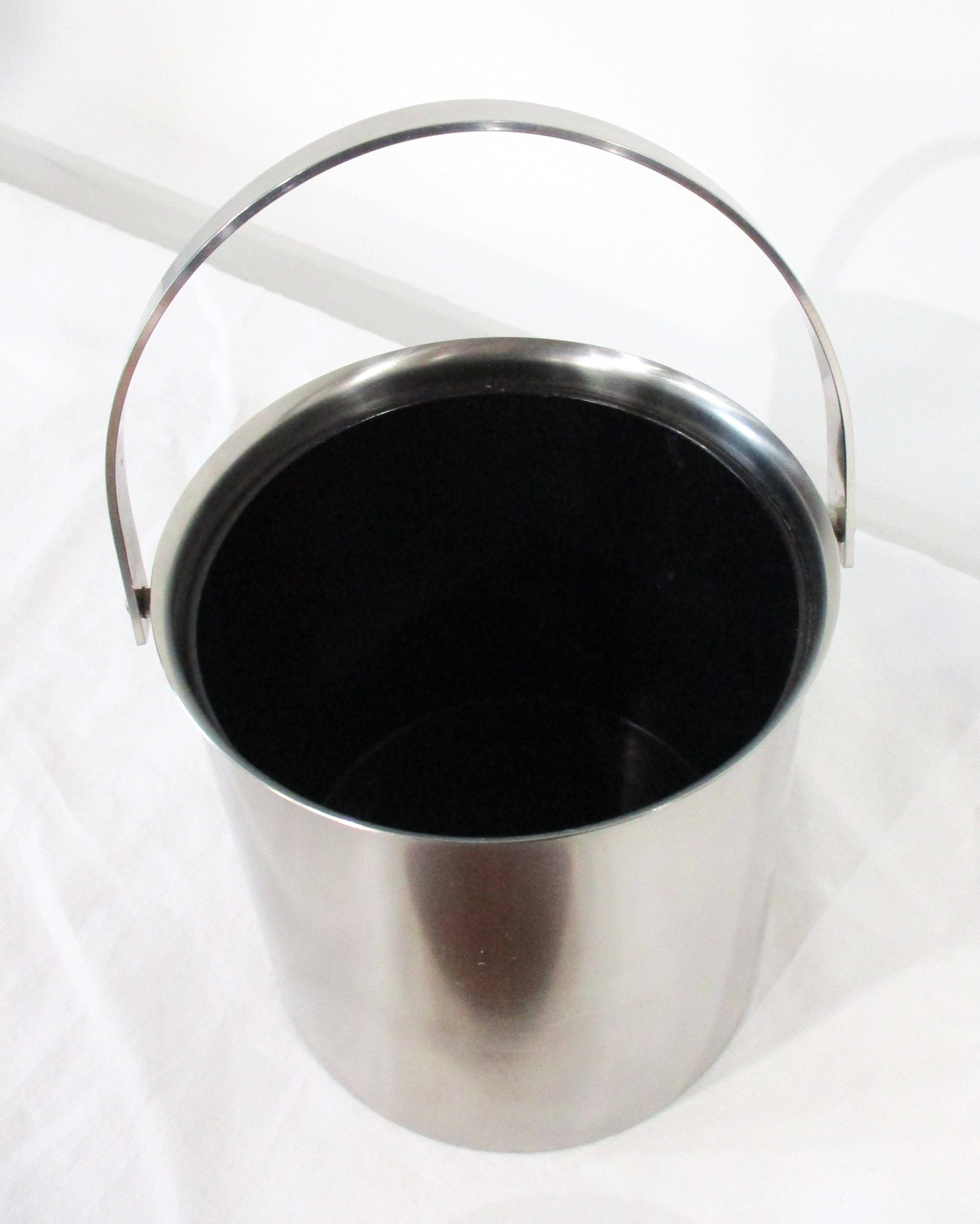 Arne Jacobsen Stelton Ice Bucket Denmark In Good Condition For Sale In Cincinnati, OH