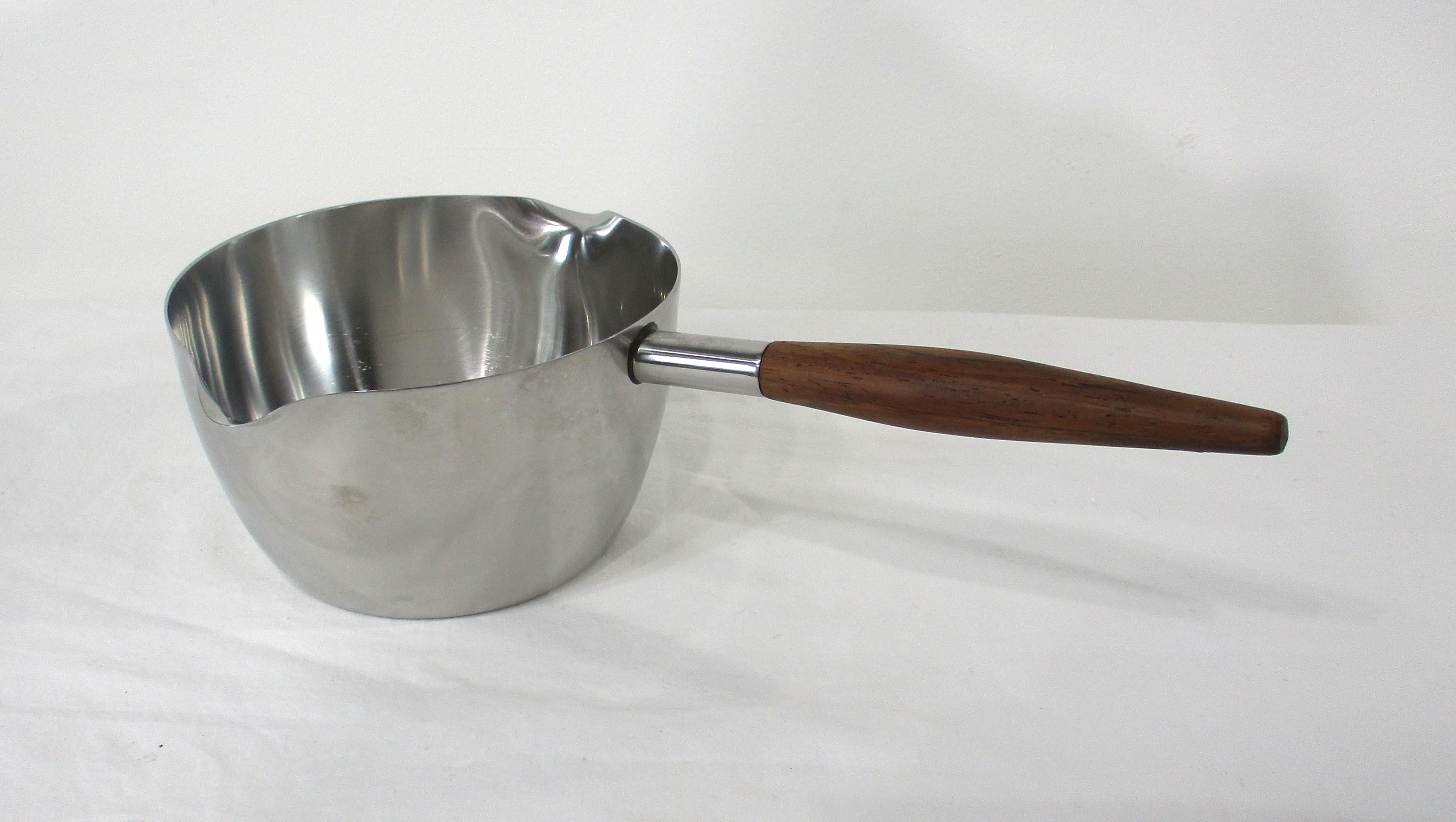 Danois Arne Jacobsen Styled Stainless Teak Sauce - Butter- Gravy 3pc. Set Dana Denmark en vente