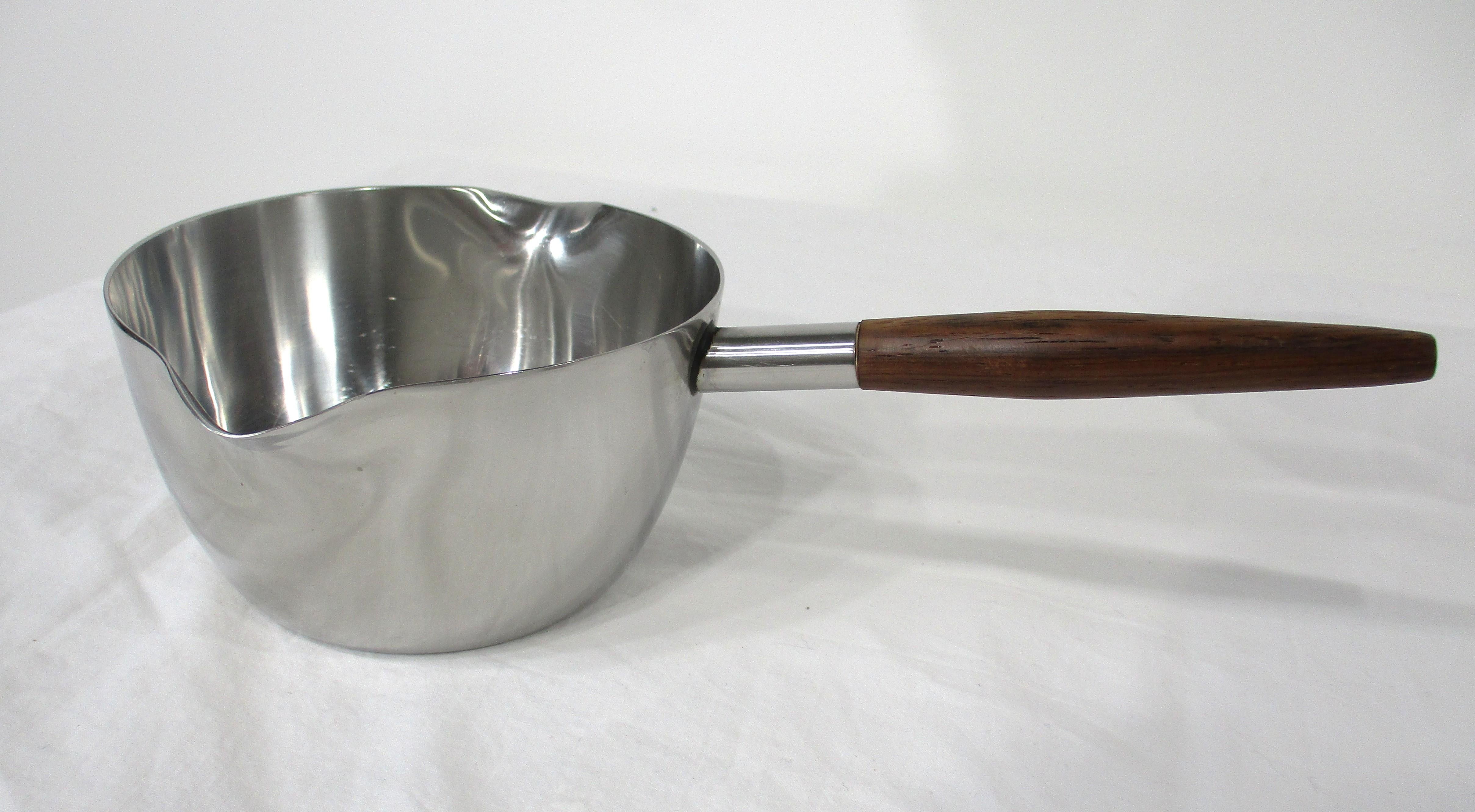 Arne Jacobsen Styled Stainless Teak Sauce - Butter- Gravy 3pc. Set Dana Denmark Bon état - En vente à Cincinnati, OH
