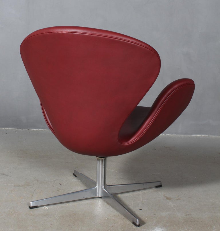 Mid-20th Century Arne Jacobsen Swan Chair For Sale