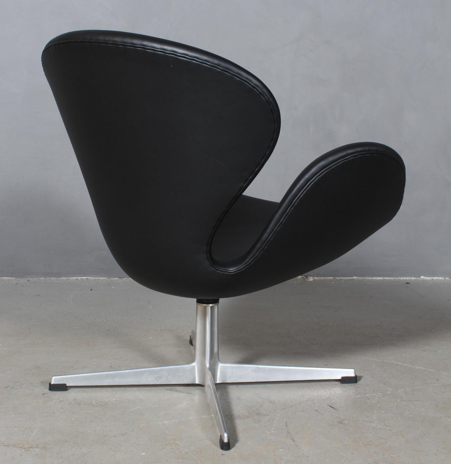 Milieu du XXe siècle Chaise Swan d'Arne Jacobsen en vente