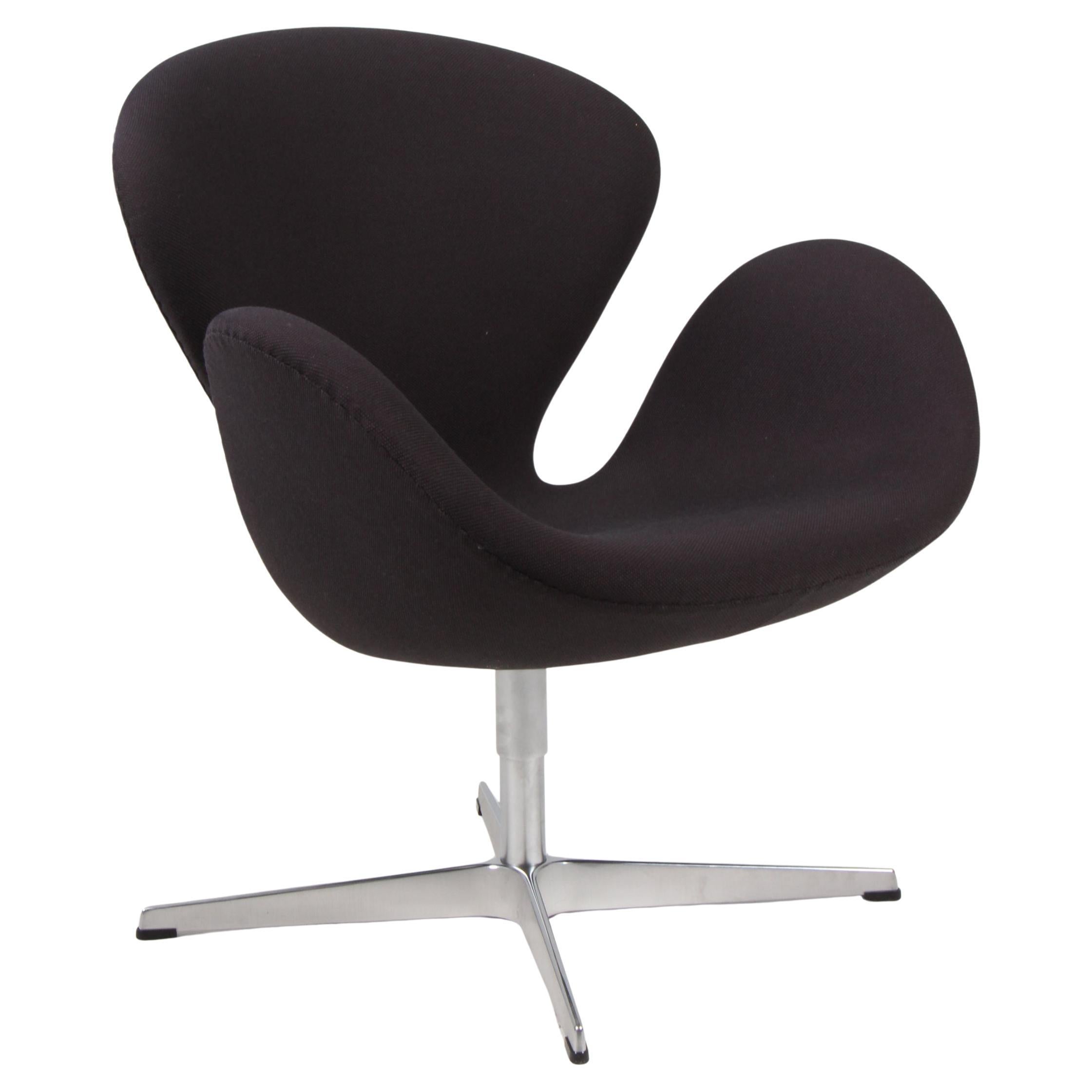Arne Jacobsen Swan Chair For Sale