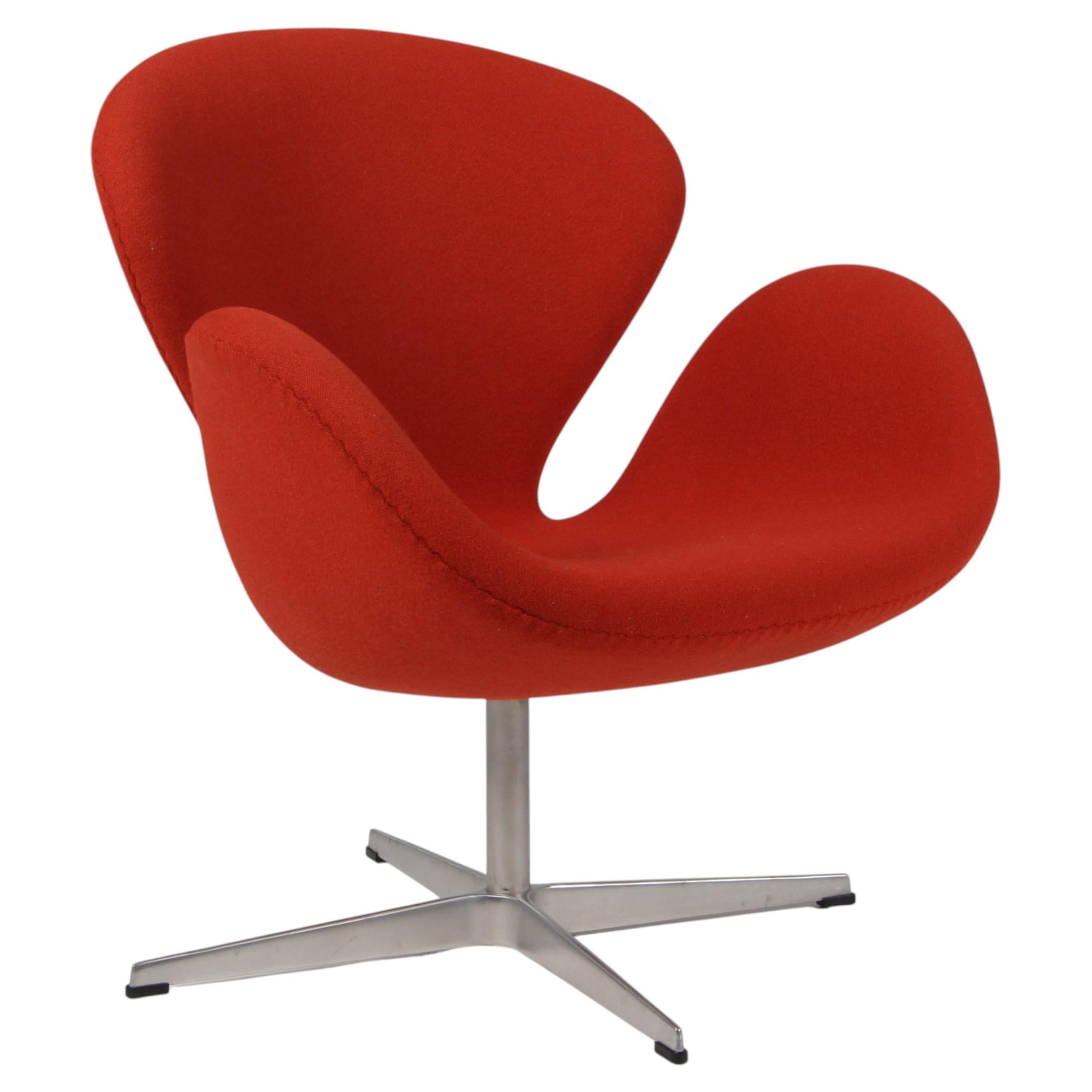 Arne Jacobsen Swan Chair
