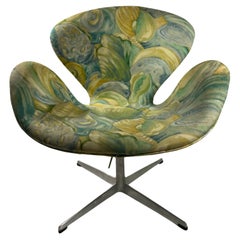 Arne Jacobsen Swan Chair