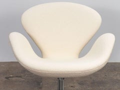 Arne Jacobsen Swan Chair in Knoll Pearl Boucle