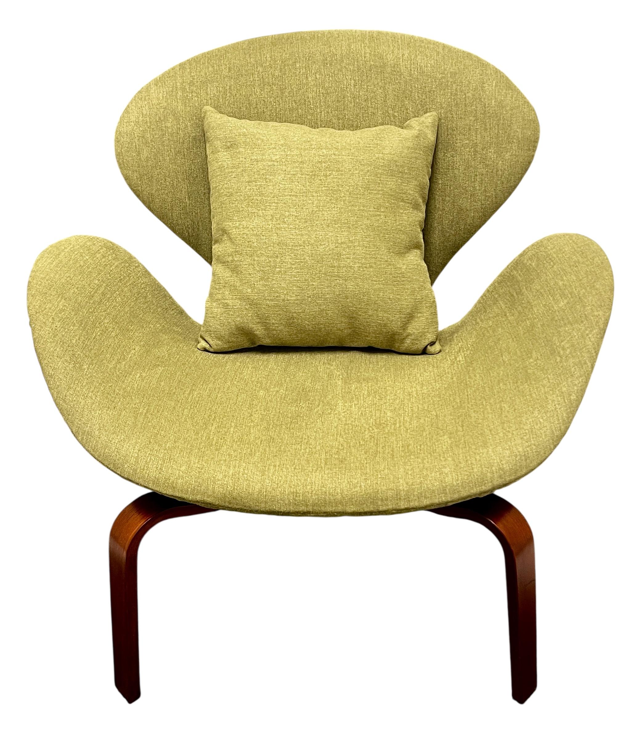 Arne Jacobsen Swan Chair Rare Model 4325 for Fritz Hansen For Sale 2