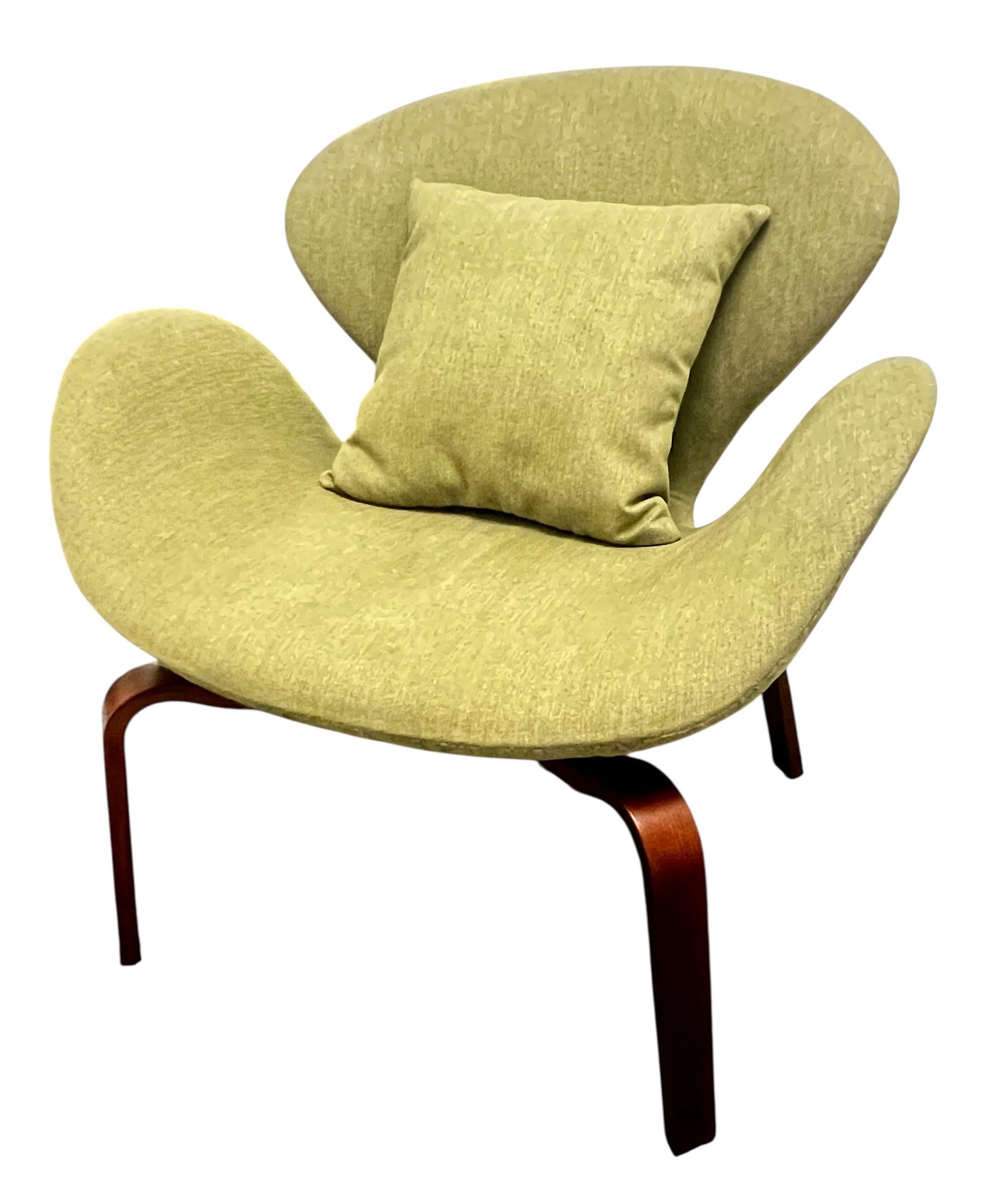 Arne Jacobsen Swan Chair Rare Model 4325 for Fritz Hansen.  The teak wood leg model 4325 is scarce and rarely available. Manufactured on 04/1963.  Chair is in excellent vintage condition.  Professionally restored and reupholstered in a sea moss