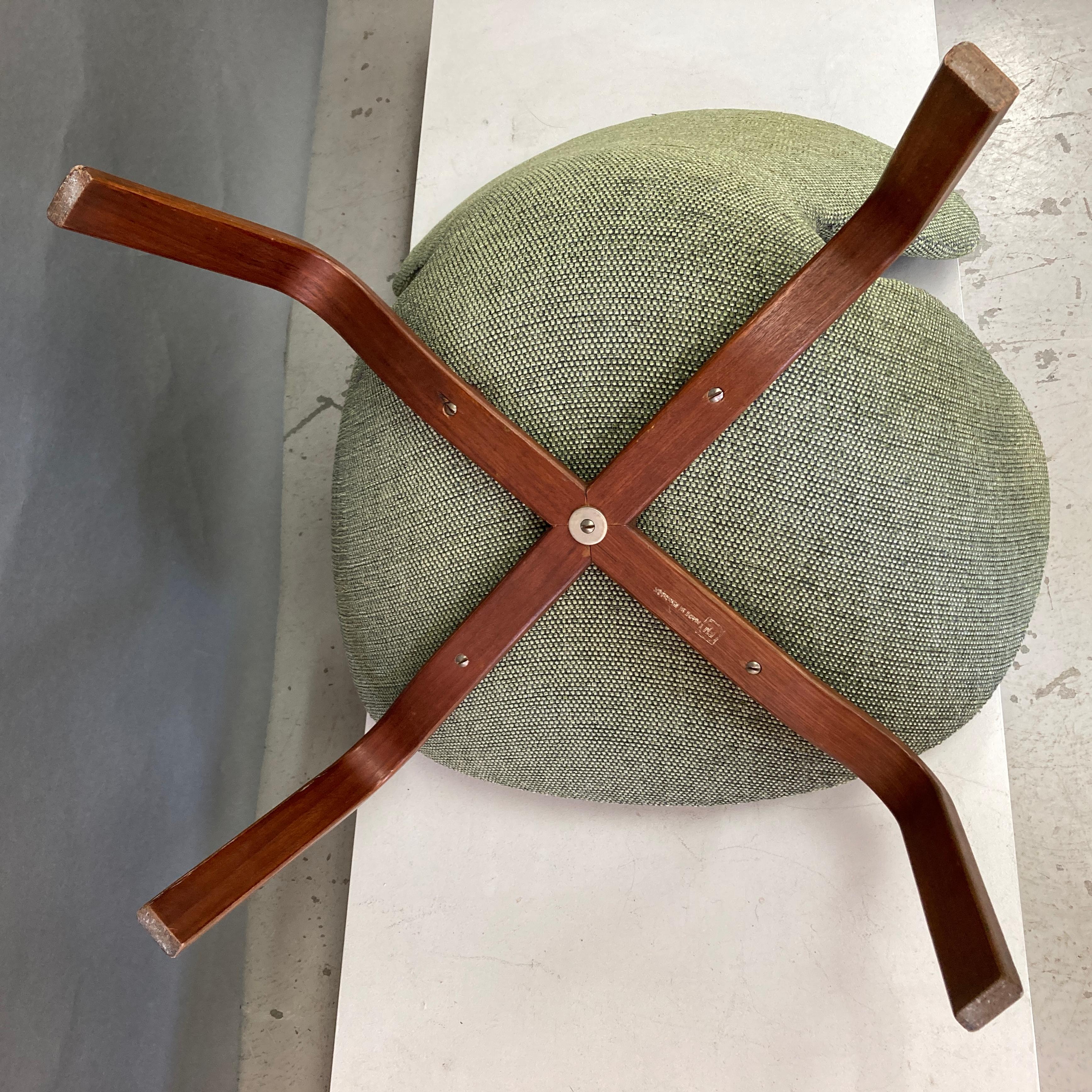 Arne Jacobsen, Swan Chair, seltene Version Holzbeine, 1960, von Fritz Hansen, FH4325 im Angebot 3