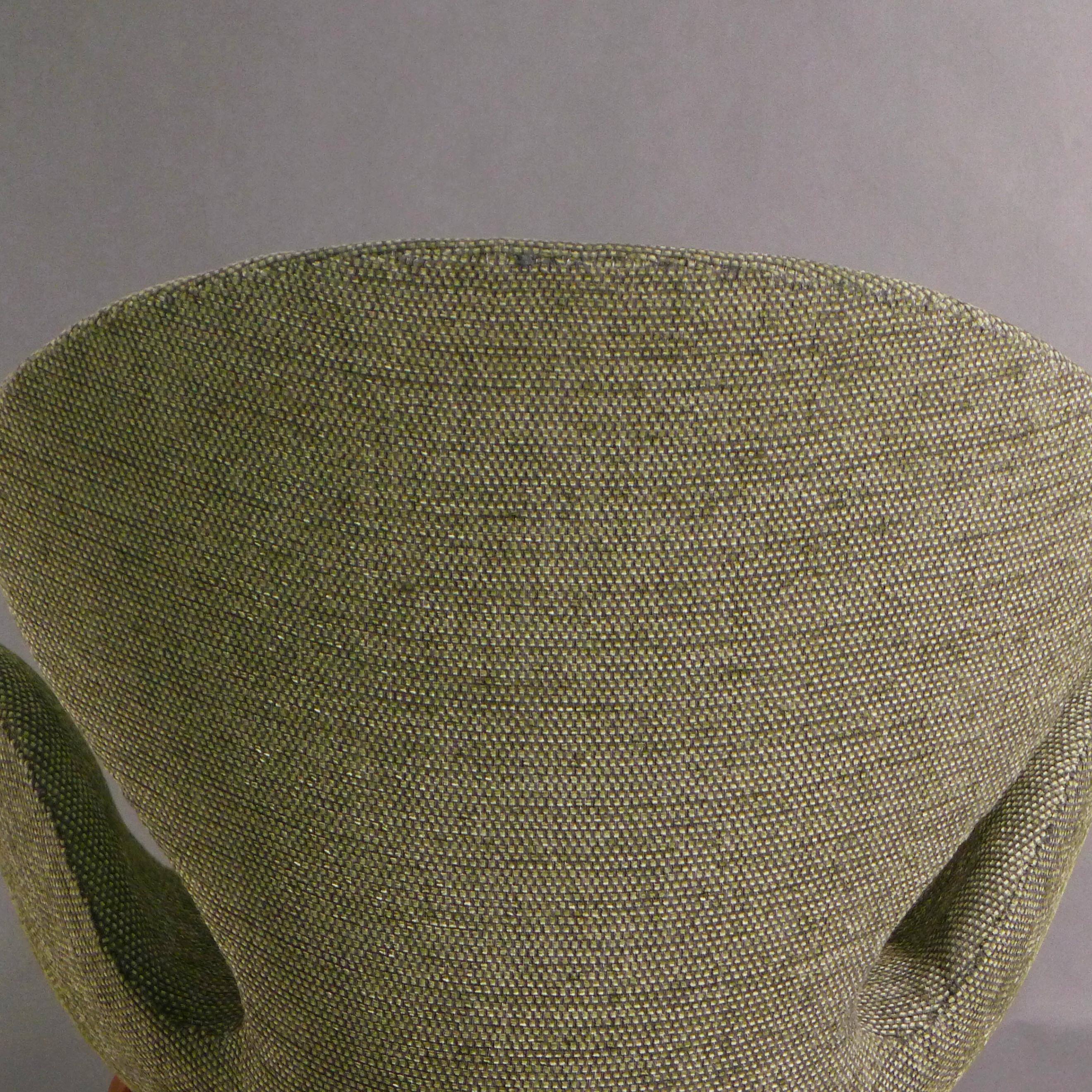Arne Jacobsen, Swan Chair, seltene Version Holzbeine, 1960, von Fritz Hansen, FH4325 (Glasfaser) im Angebot