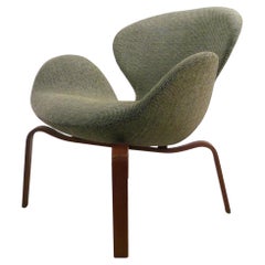 Arne Jacobsen, Silla Swan, versión rara patas de madera, 1960, de Fritz Hansen, FH4325