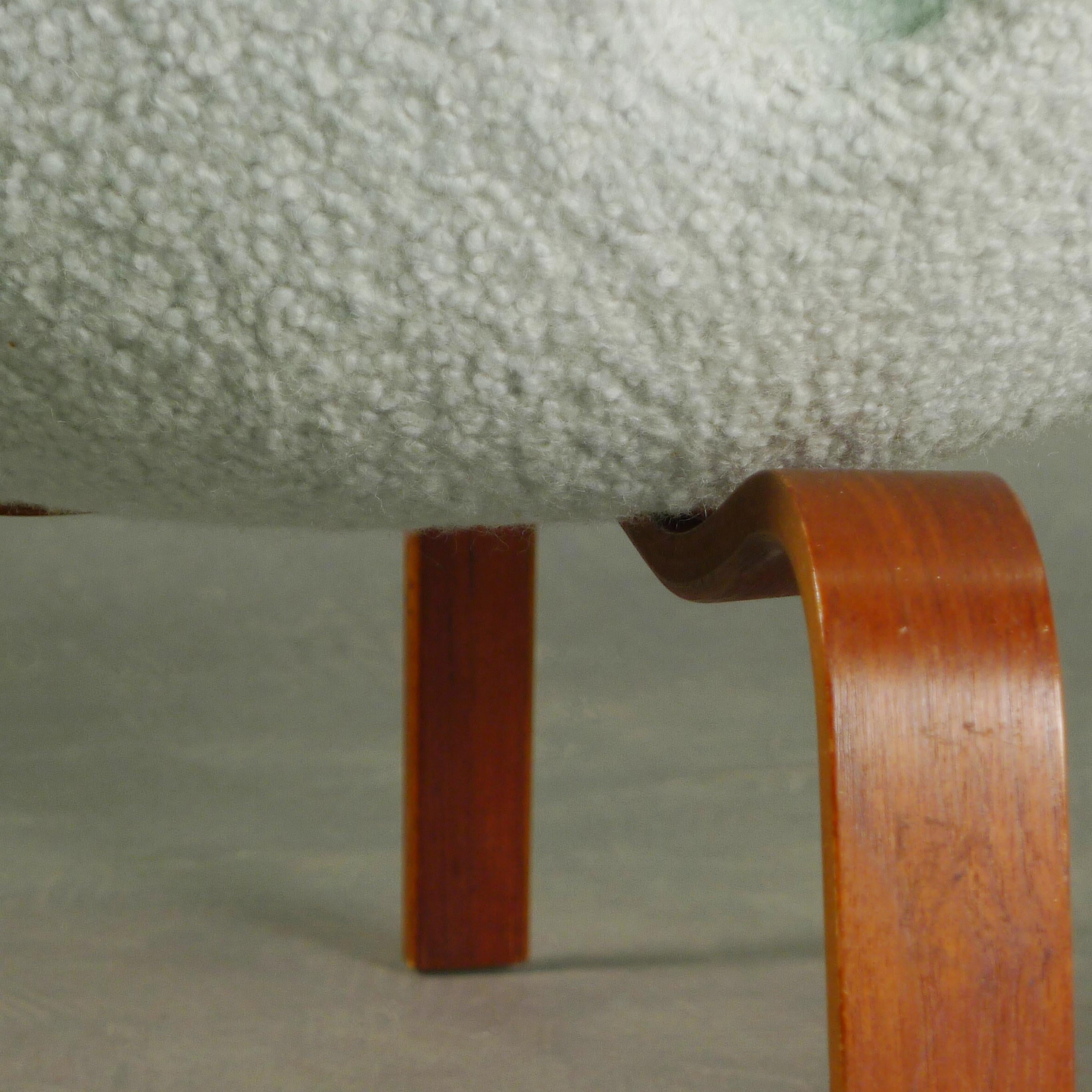 Arne Jacobsen, Swan Chair, seltene Version Holzbeine, 1965, von Fritz Hansen, FH4325 im Zustand „Hervorragend“ im Angebot in Wargrave, Berkshire
