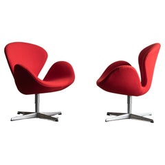 Arne Jacobsen 'Swan' Easy Chair for Fritz Hansen, Danish design, 2000's