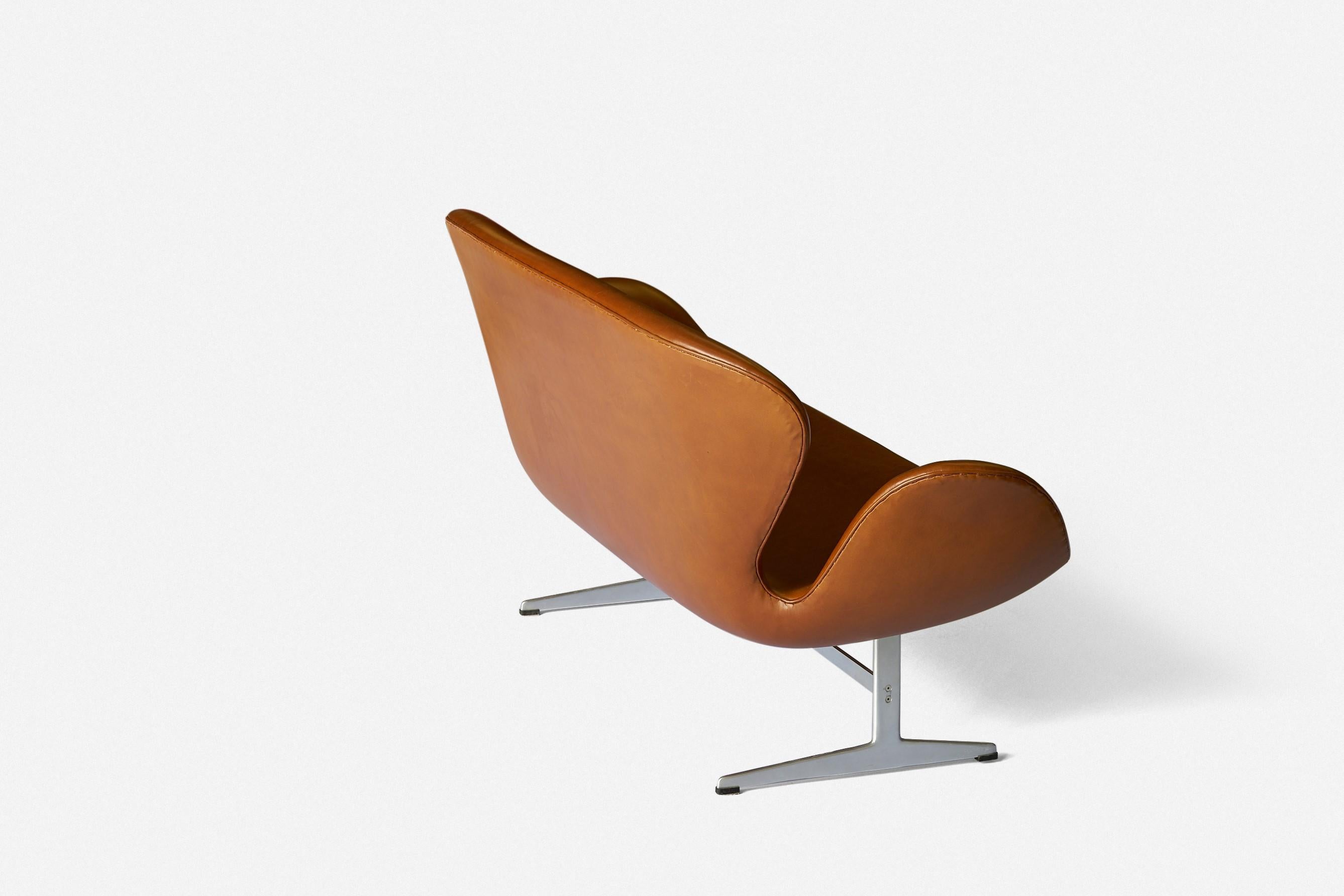 Cuir Canapé Swan d'Arne Jacobsen, modèle 3321 Fritz Hansen en vente