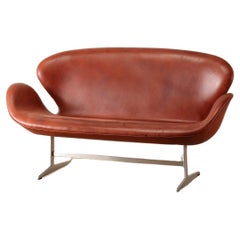 Arne Jacobsen Swan Settee, Model 3321 Fritz Hansen