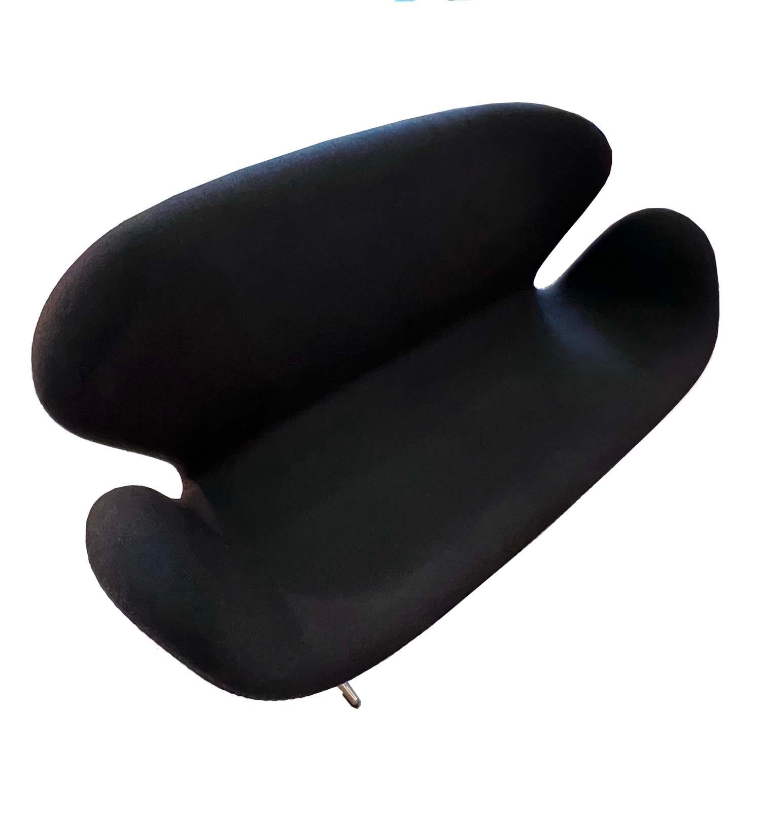 20th Century Arne Jacobsen 'Swan' Sofa for Fritz Hansen For Sale