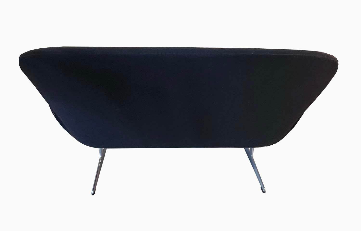 Aluminum Arne Jacobsen 'Swan' Sofa for Fritz Hansen For Sale