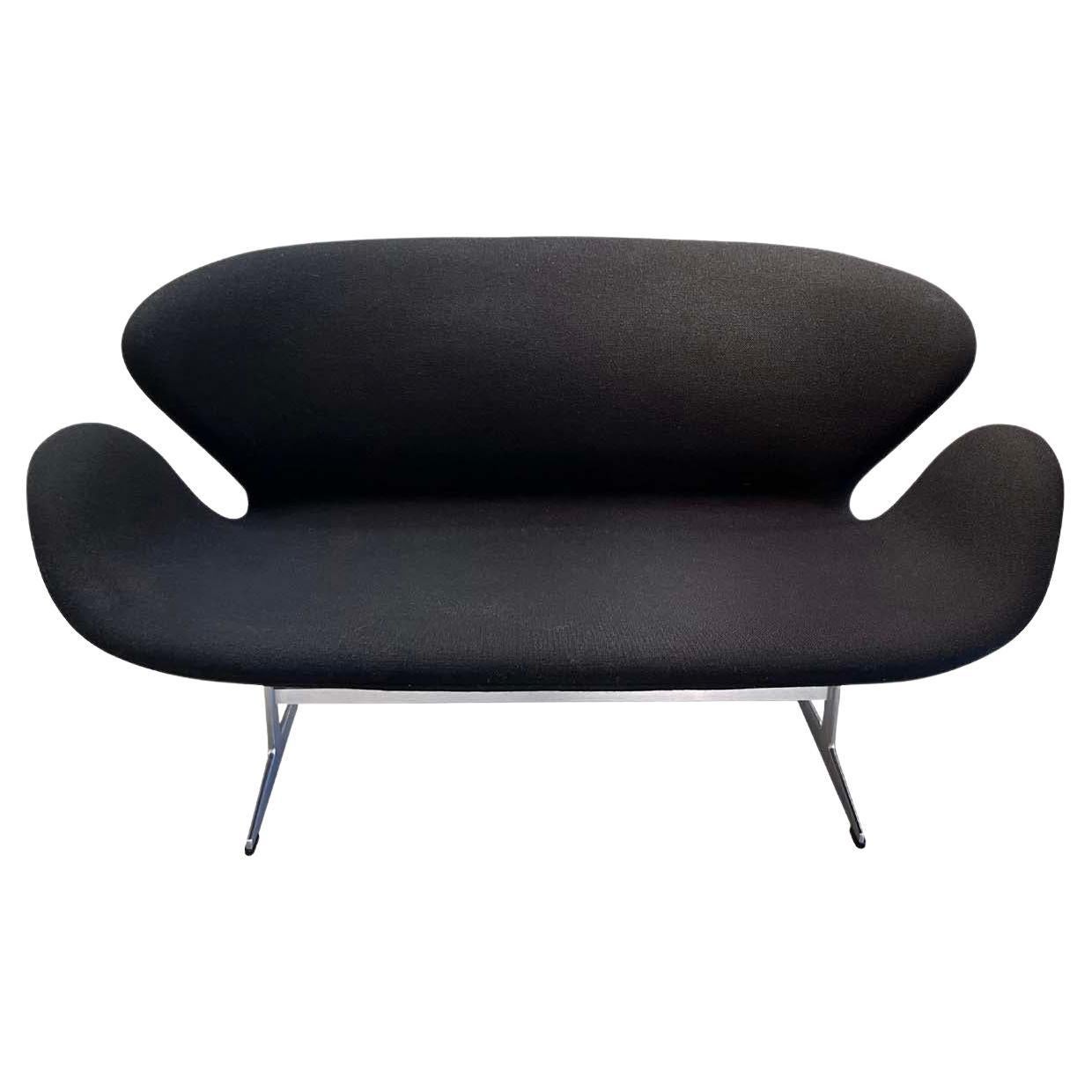 Arne Jacobsen 'Swan' Sofa for Fritz Hansen For Sale