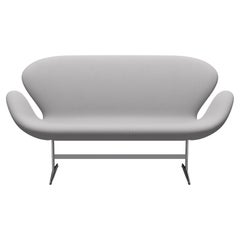 Arne Jacobsen 'Swan' Sofa for Fritz Hansen in Fabric Upholstery (Cat. 3)