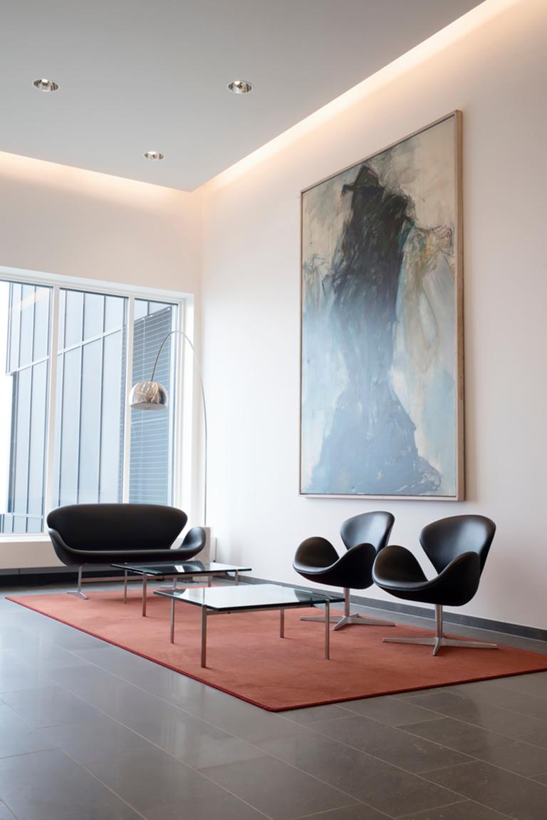 Contemporary Arne Jacobsen 'Swan' Sofa for Fritz Hansen in Leather Upholstery (Cat. 3) For Sale