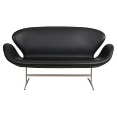 Retro Arne Jacobsen Swan Sofa in Black Leather
