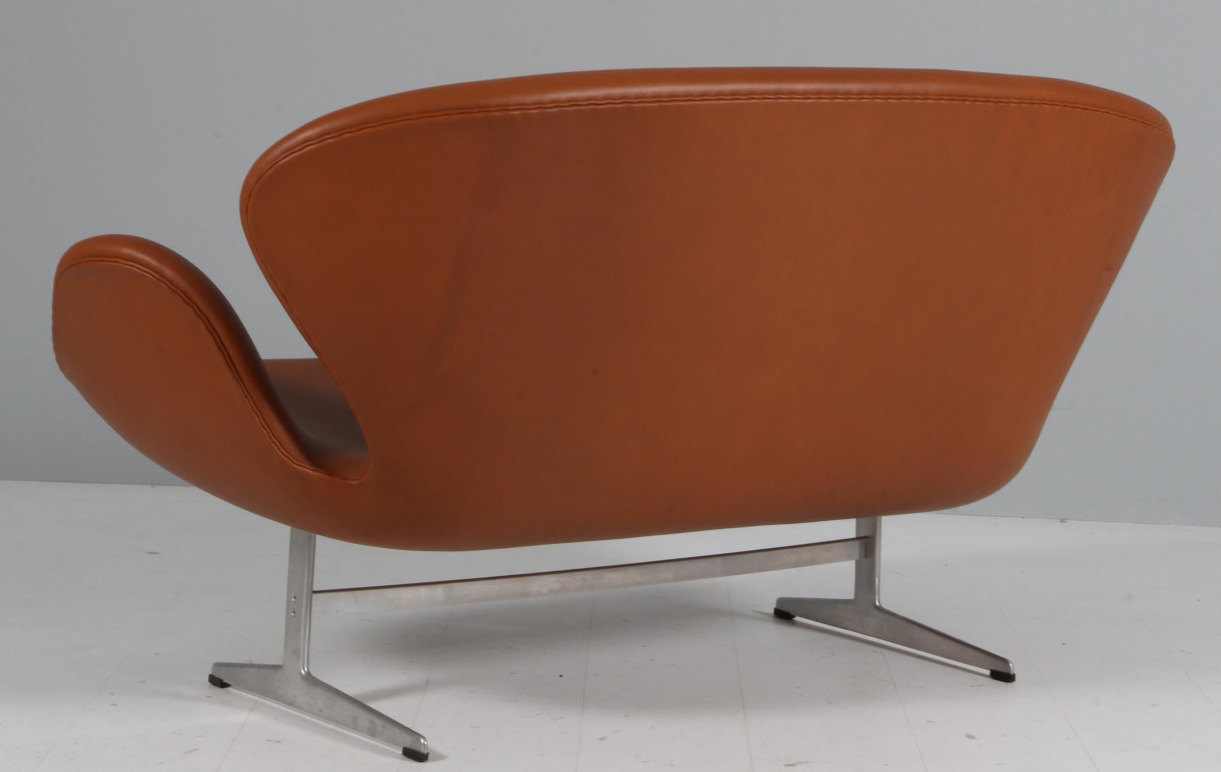 Arne Jacobsen Canapé Swan noyer Elegance en vente 2
