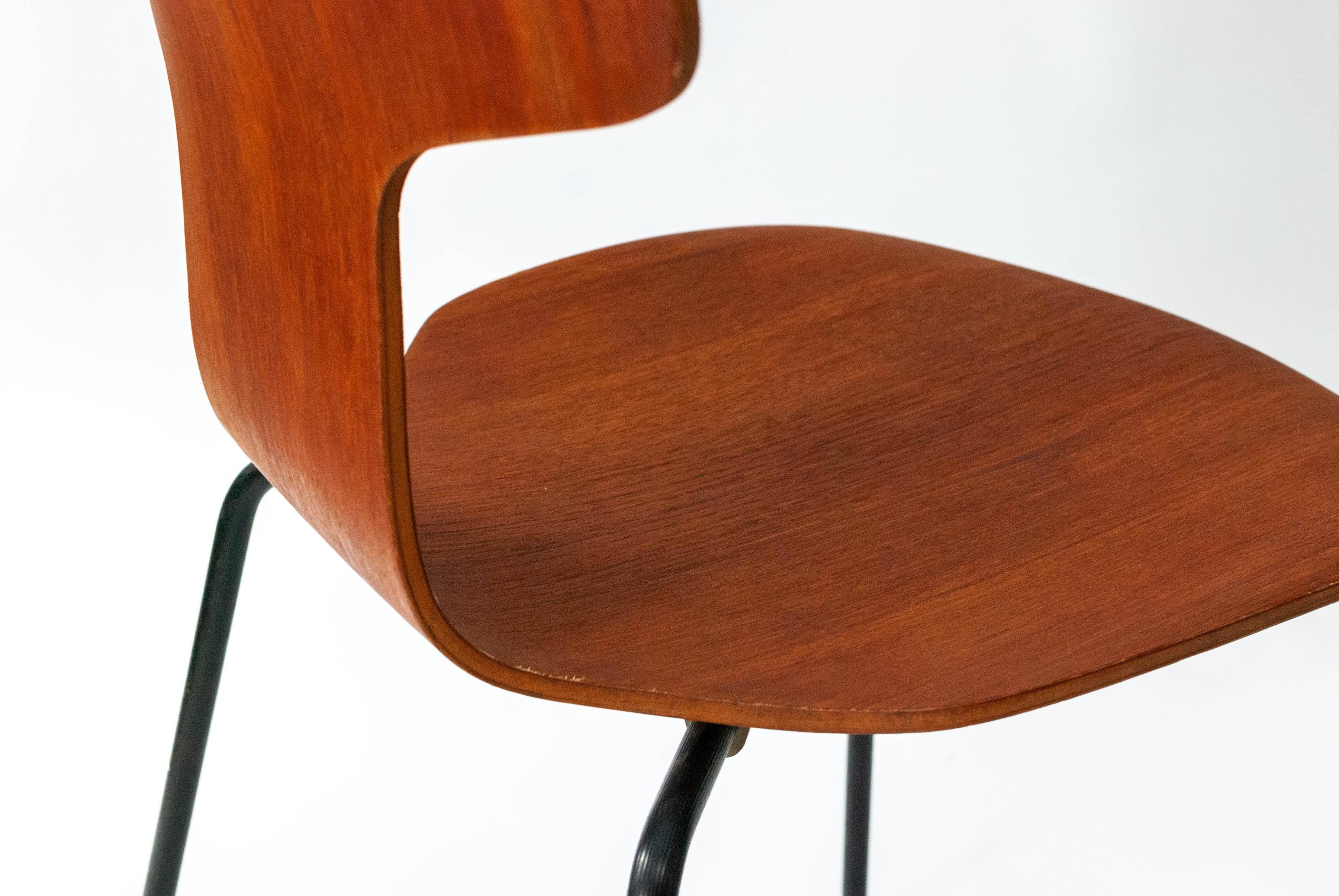Arne Jacobsen T-chair 3103 for Fritz Hansen In Good Condition In London, ON