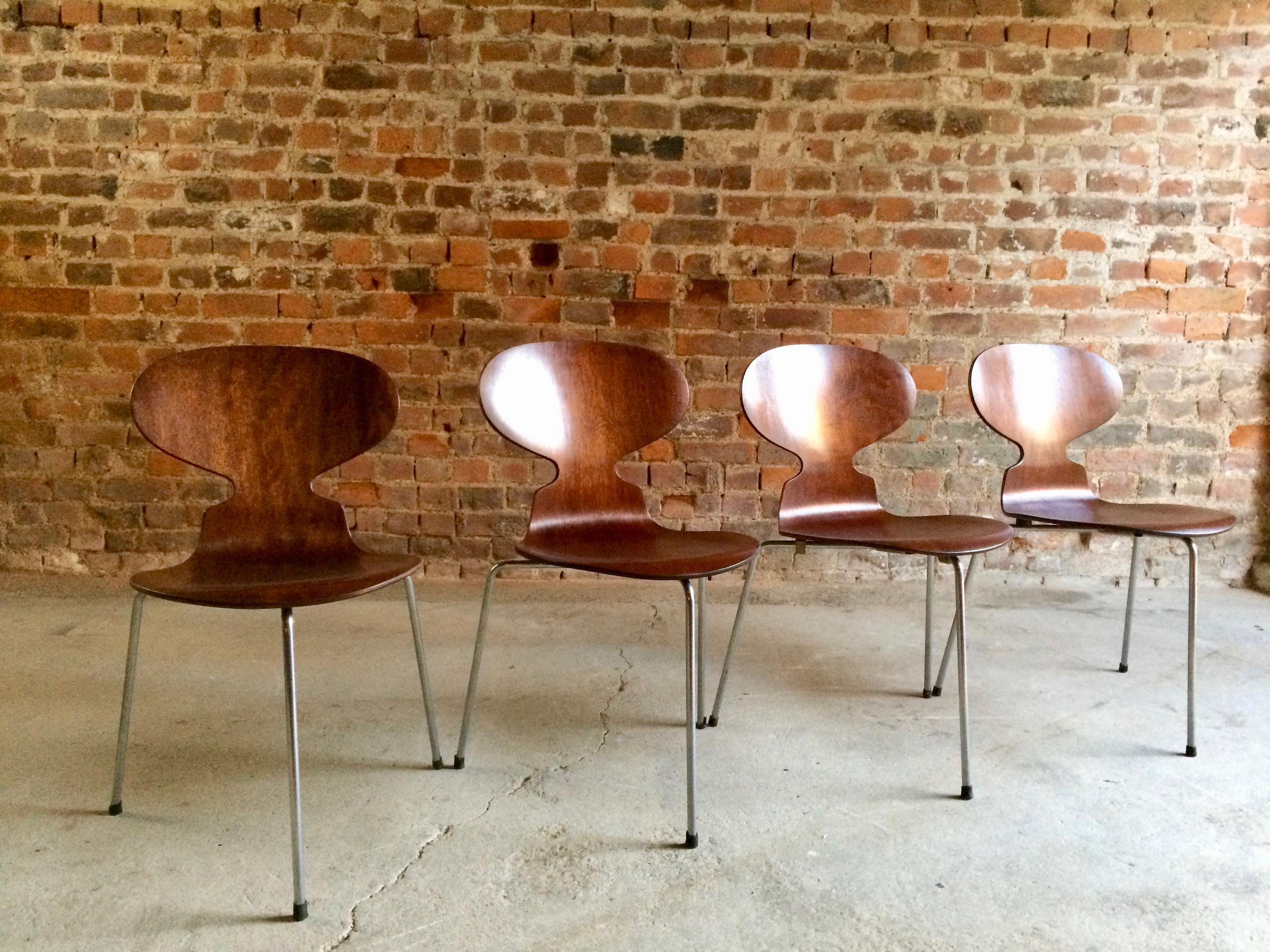Arne Jacobsen Table and Four Ant Chairs Danish 1950s Midcentury Fritz Hansen In Good Condition In Longdon, Tewkesbury
