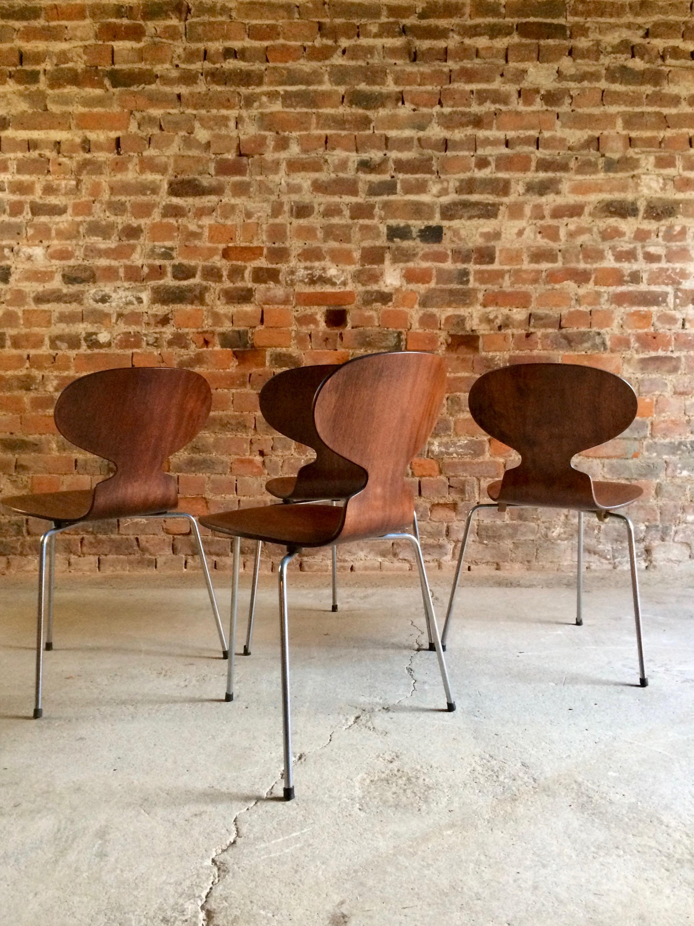 Mid-20th Century Arne Jacobsen Table and Four Ant Chairs Danish 1950s Midcentury Fritz Hansen