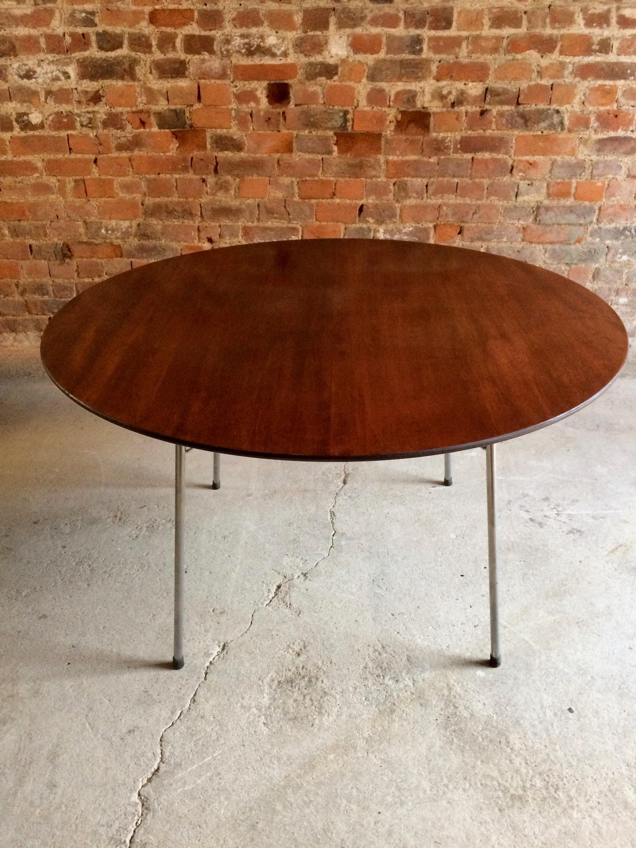 Arne Jacobsen Table and Four Ant Chairs Danish 1950s Midcentury Fritz Hansen 2