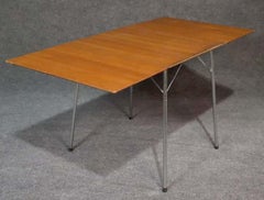 Arne Jacobsen Table