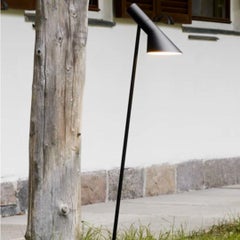 Arne Jacobsen Tall 'AJ Garden' Black Bollard with Base Mount for Louis Poulsen